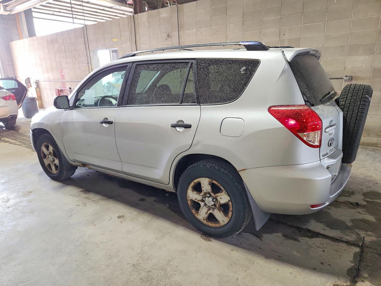 2007 Toyota Rav4 Base Silver vin: JTMBD33V076043458