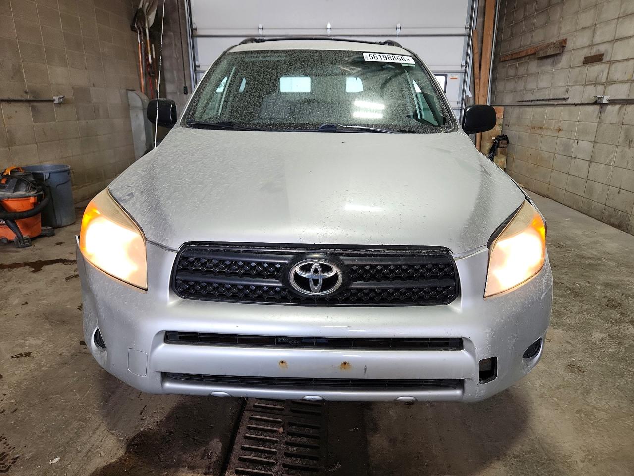 2007 Toyota Rav4 Base Silver vin: JTMBD33V076043458