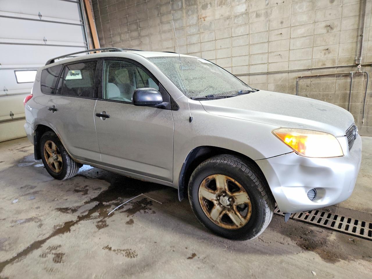 2007 Toyota Rav4 Base Silver vin: JTMBD33V076043458