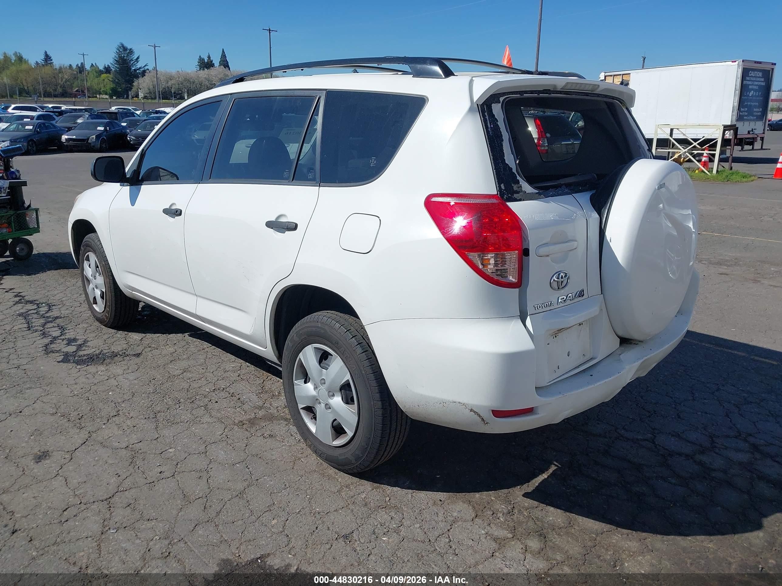 2008 Toyota Rav4   White vin: JTMBD33V085191360