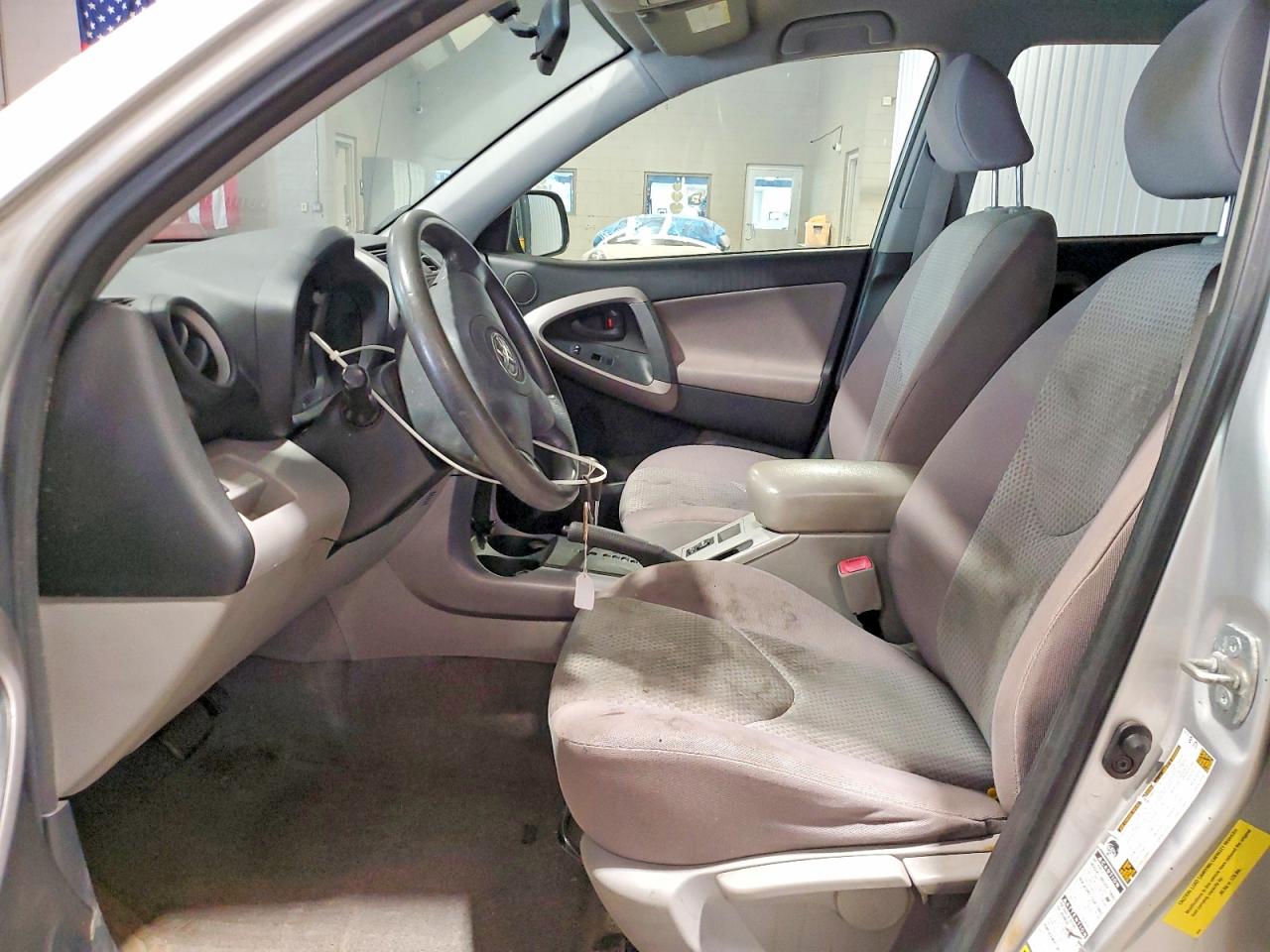 2008 Toyota Rav4 Base Silver vin: JTMBD33V085199281