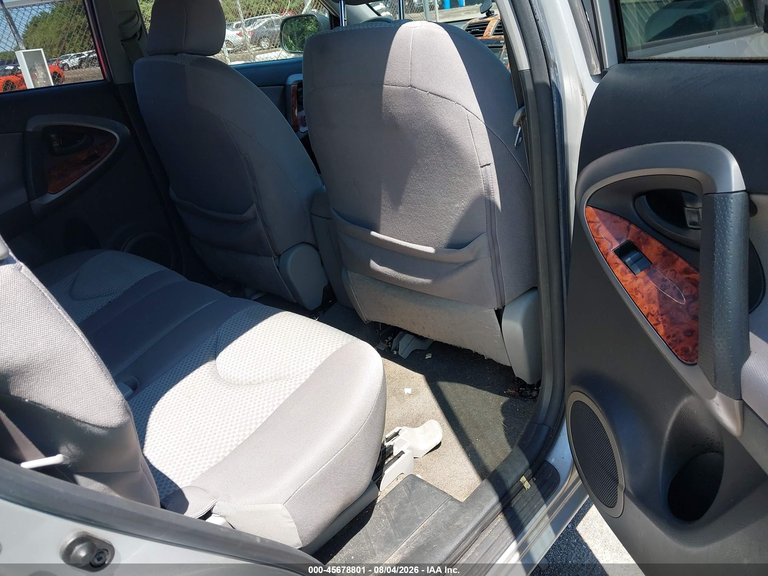 2008 Toyota Rav4   Gray vin: JTMBD33V085210554