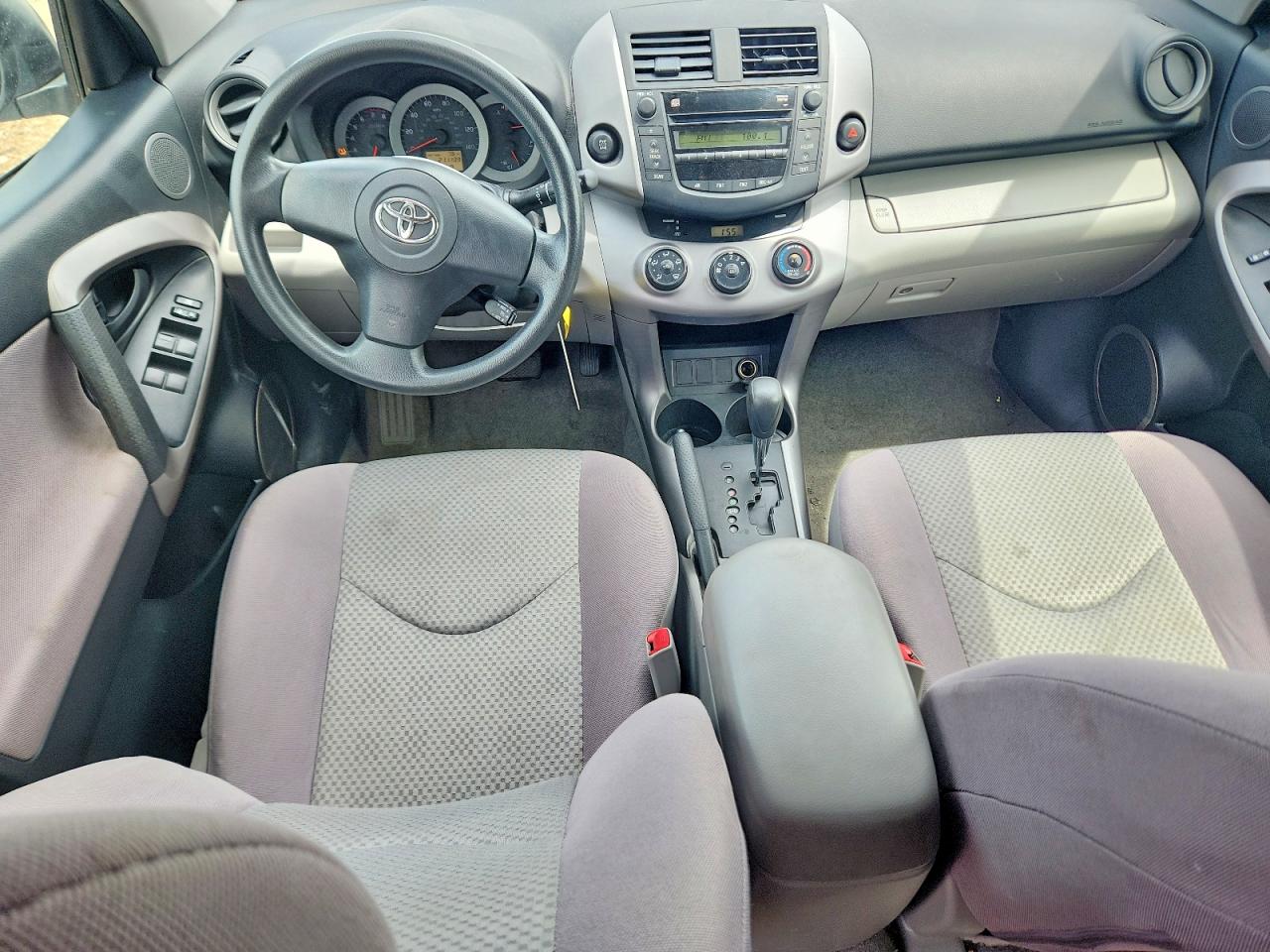 2008 Toyota Rav4 Base White vin: JTMBD33V086065591