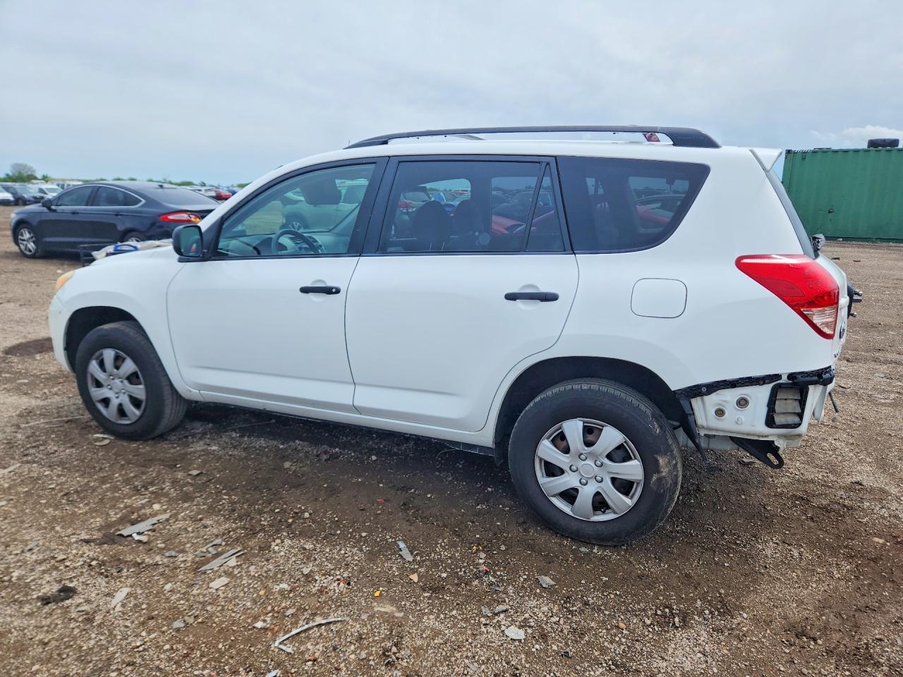2008 Toyota Rav4 Base White vin: JTMBD33V086065591