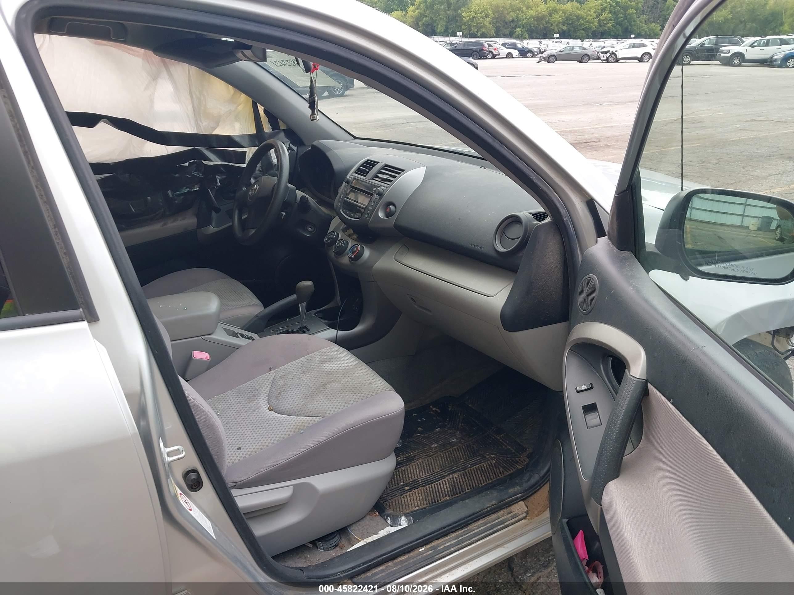 2006 Toyota Rav4   Silver vin: JTMBD33V165041741