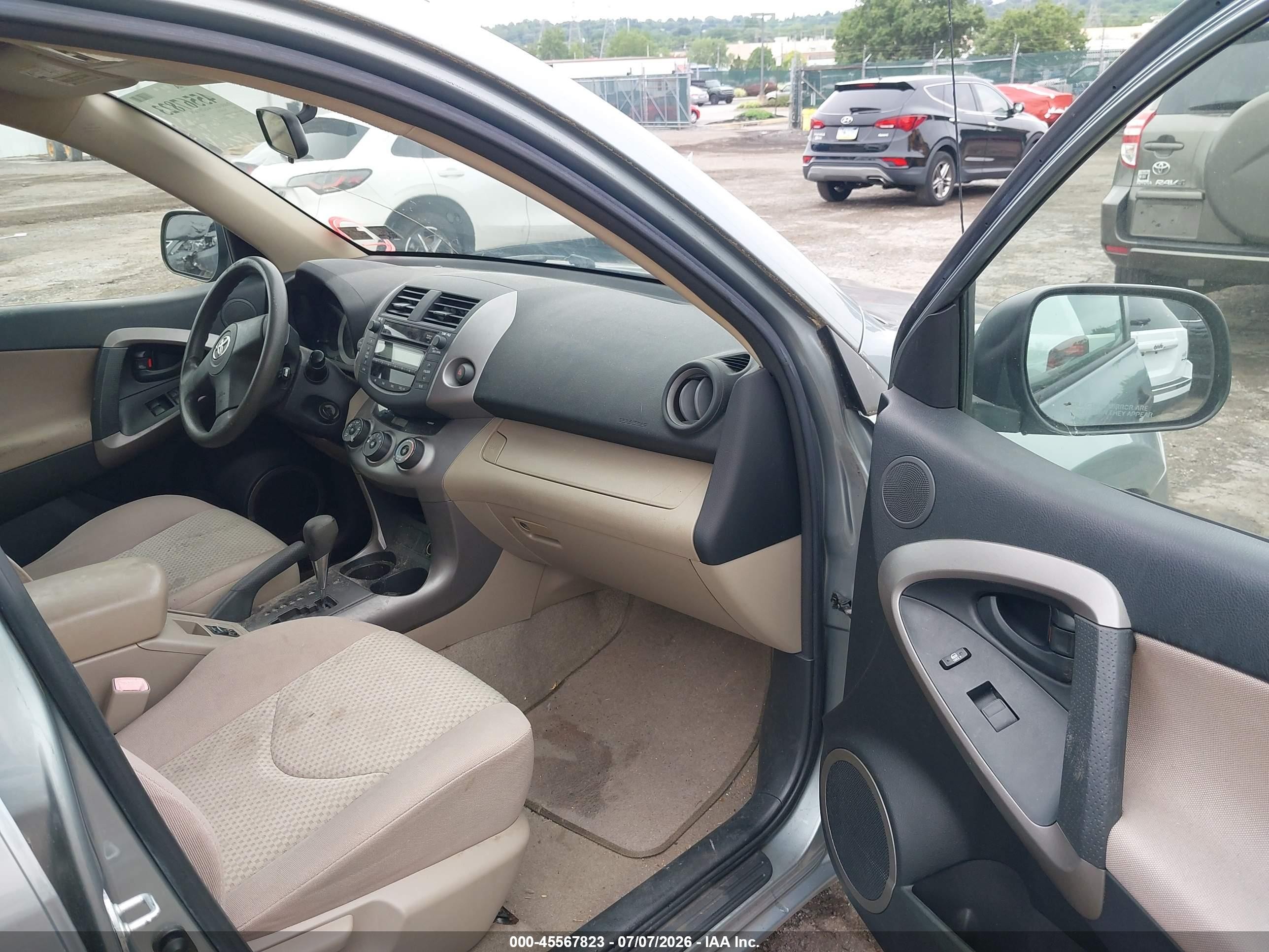 2007 Toyota Rav4   Silver vin: JTMBD33V175083070