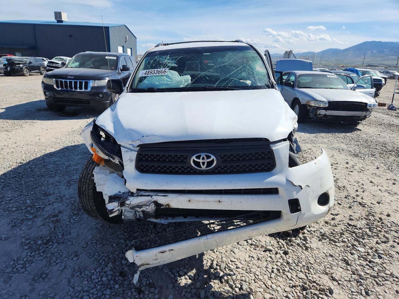 2007 Toyota Rav4 Base White vin: JTMBD33V175099141