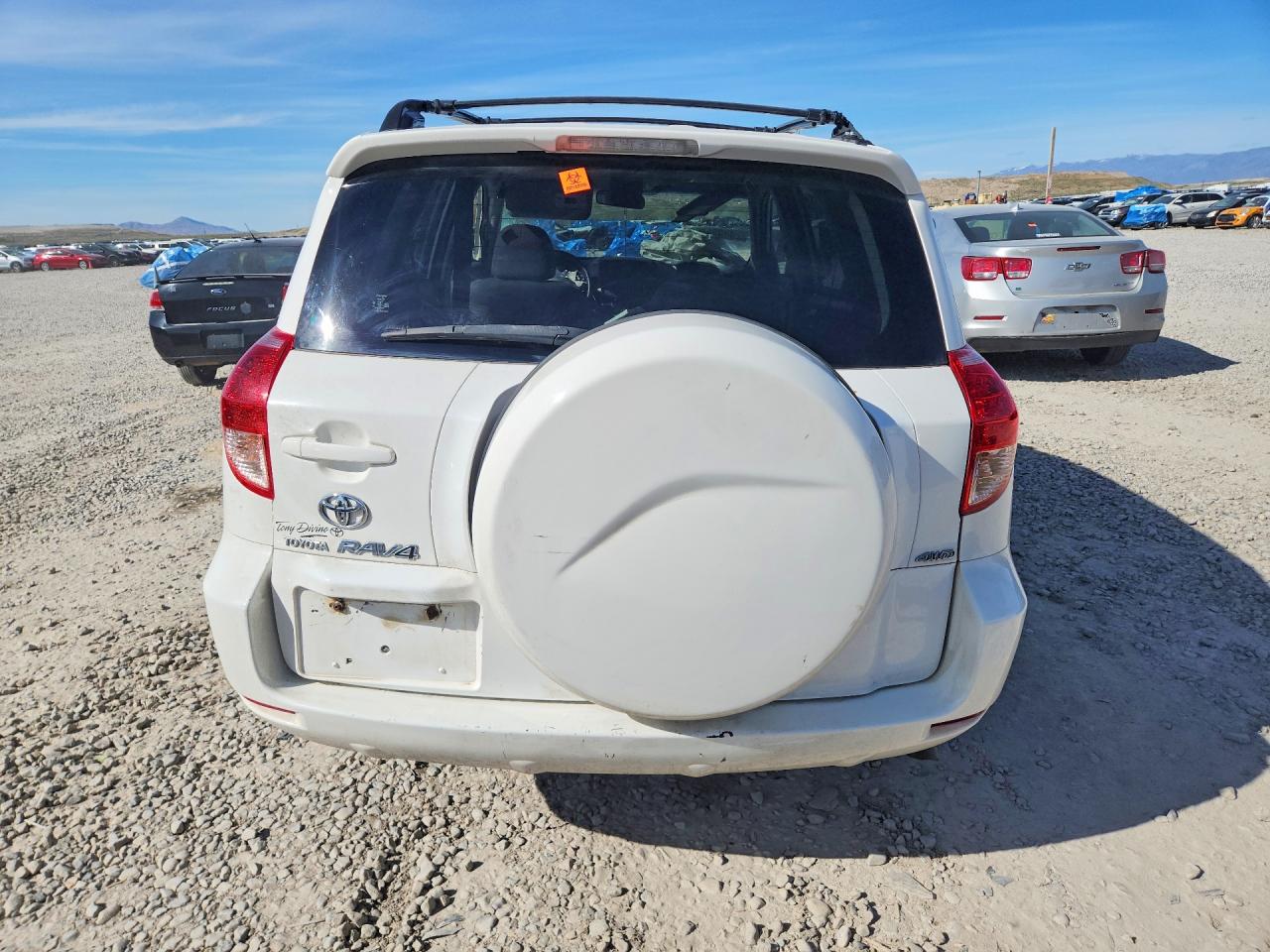 2007 Toyota Rav4 Base White vin: JTMBD33V175099141