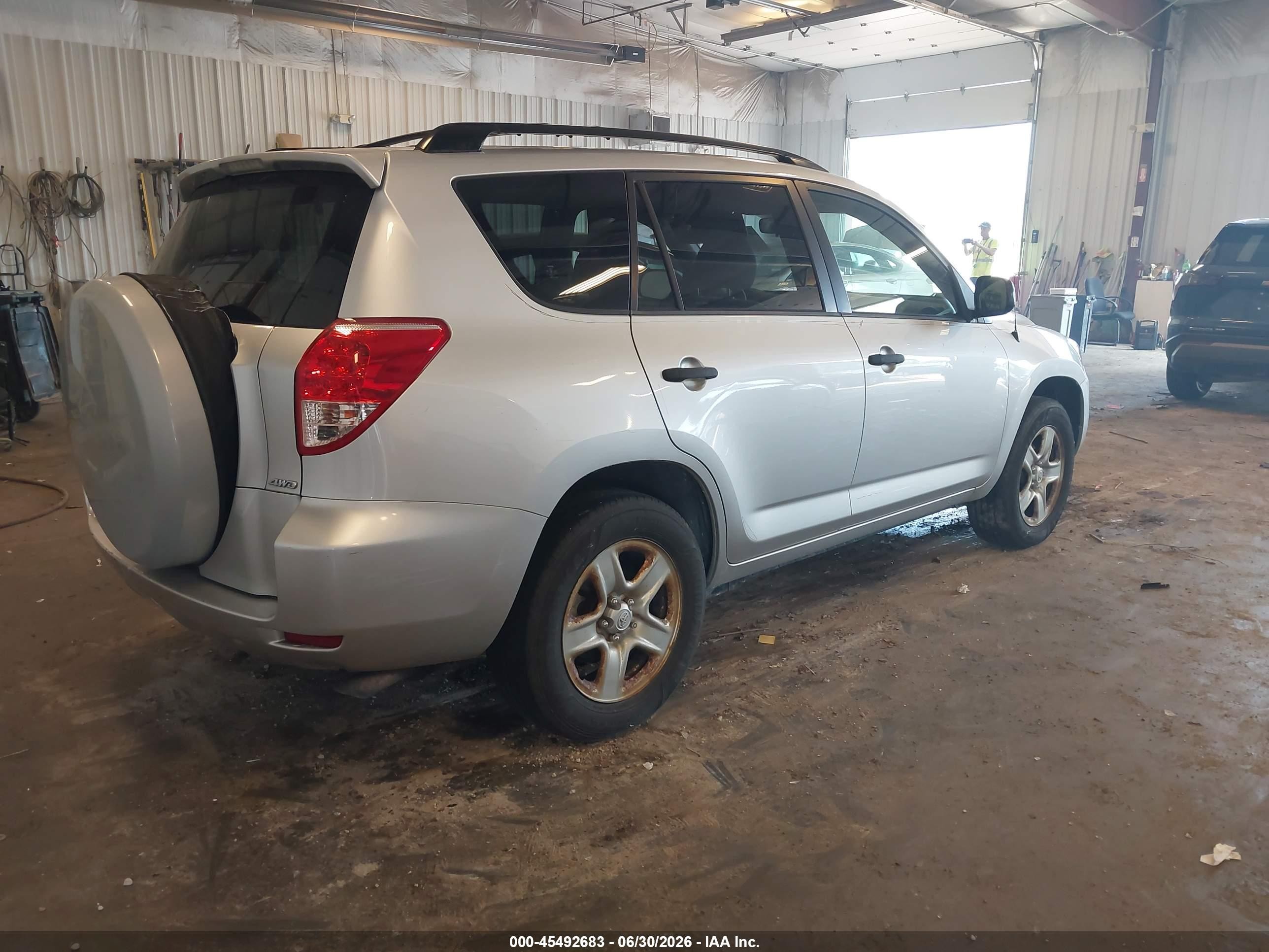 2007 Toyota Rav4   Silver vin: JTMBD33V176046837