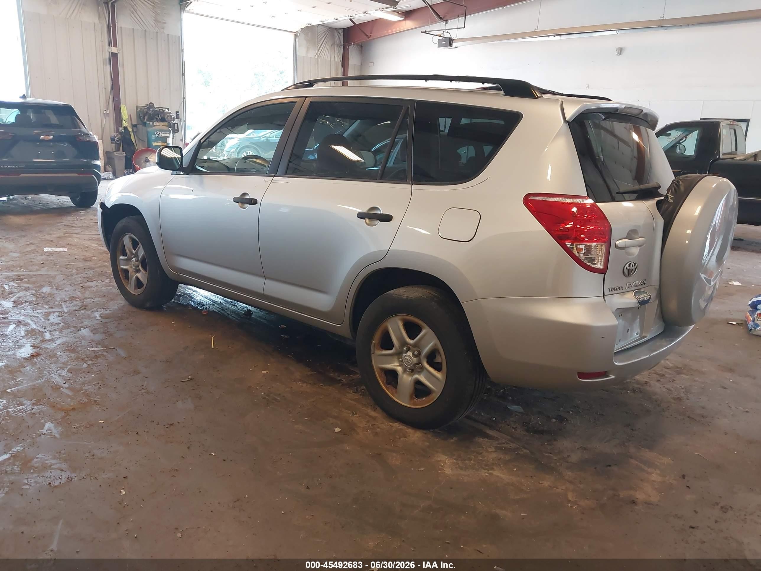 2007 Toyota Rav4   Silver vin: JTMBD33V176046837