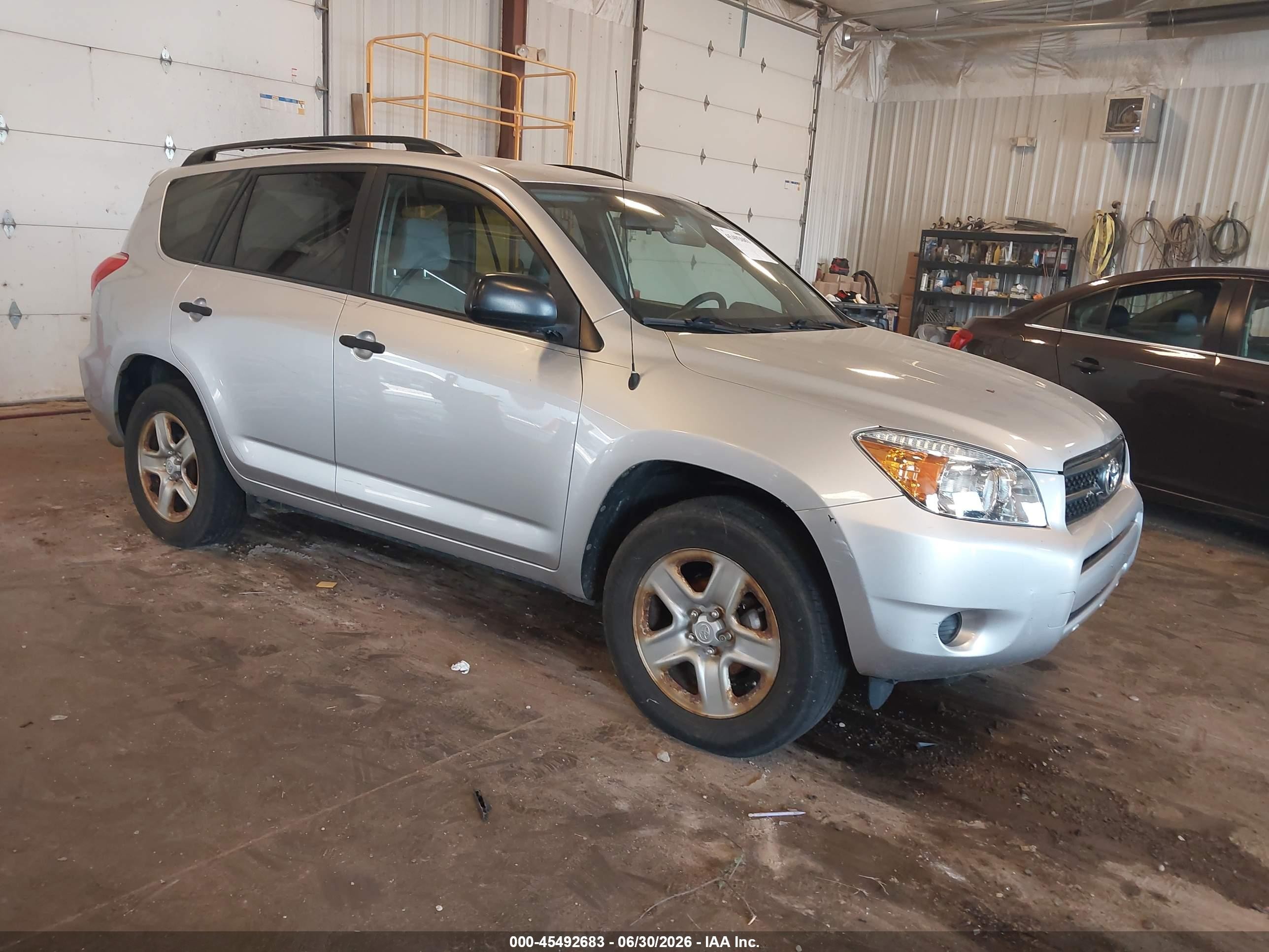 2007 Toyota Rav4   Silver vin: JTMBD33V176046837
