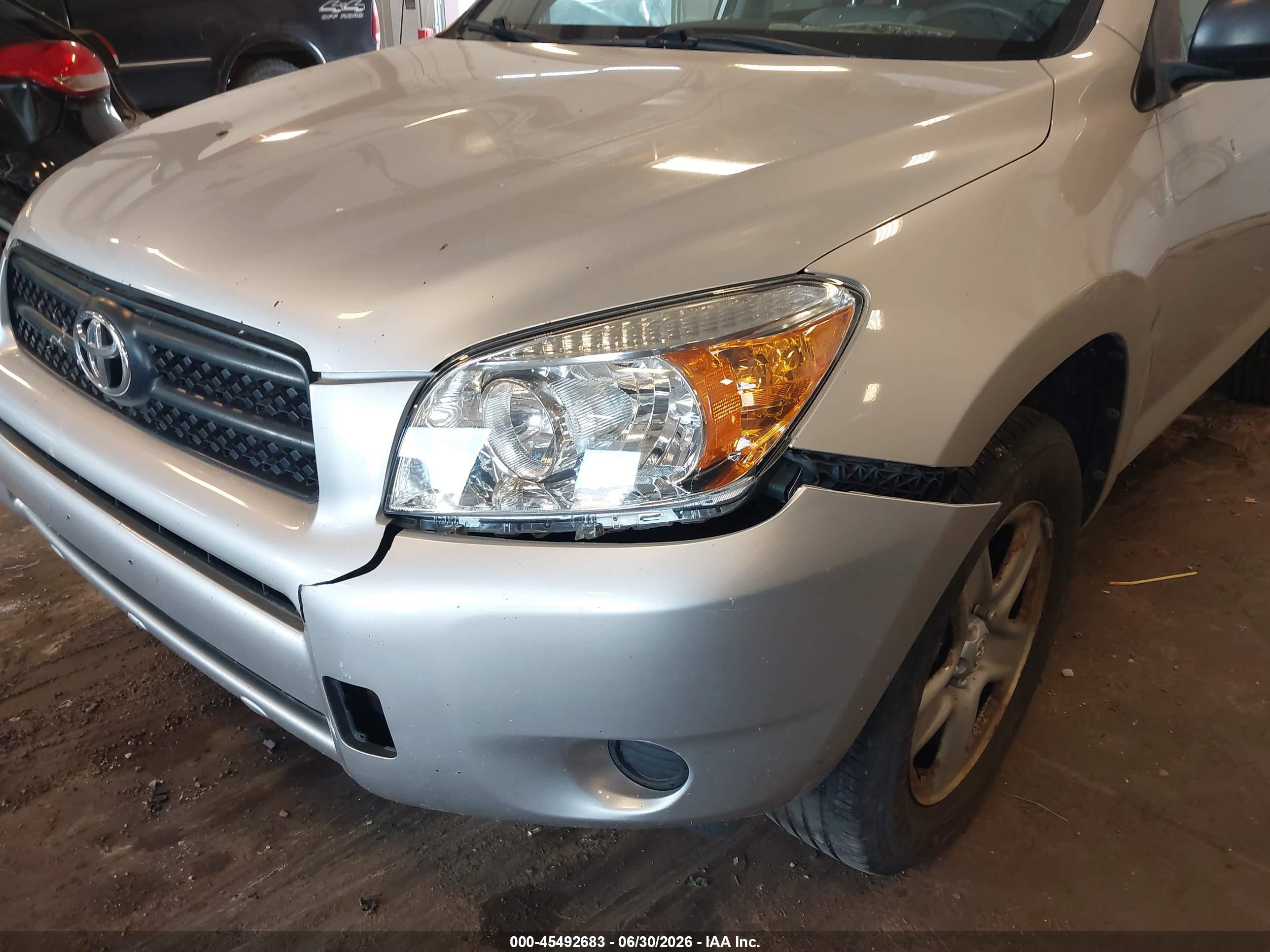 2007 Toyota Rav4   Silver vin: JTMBD33V176046837