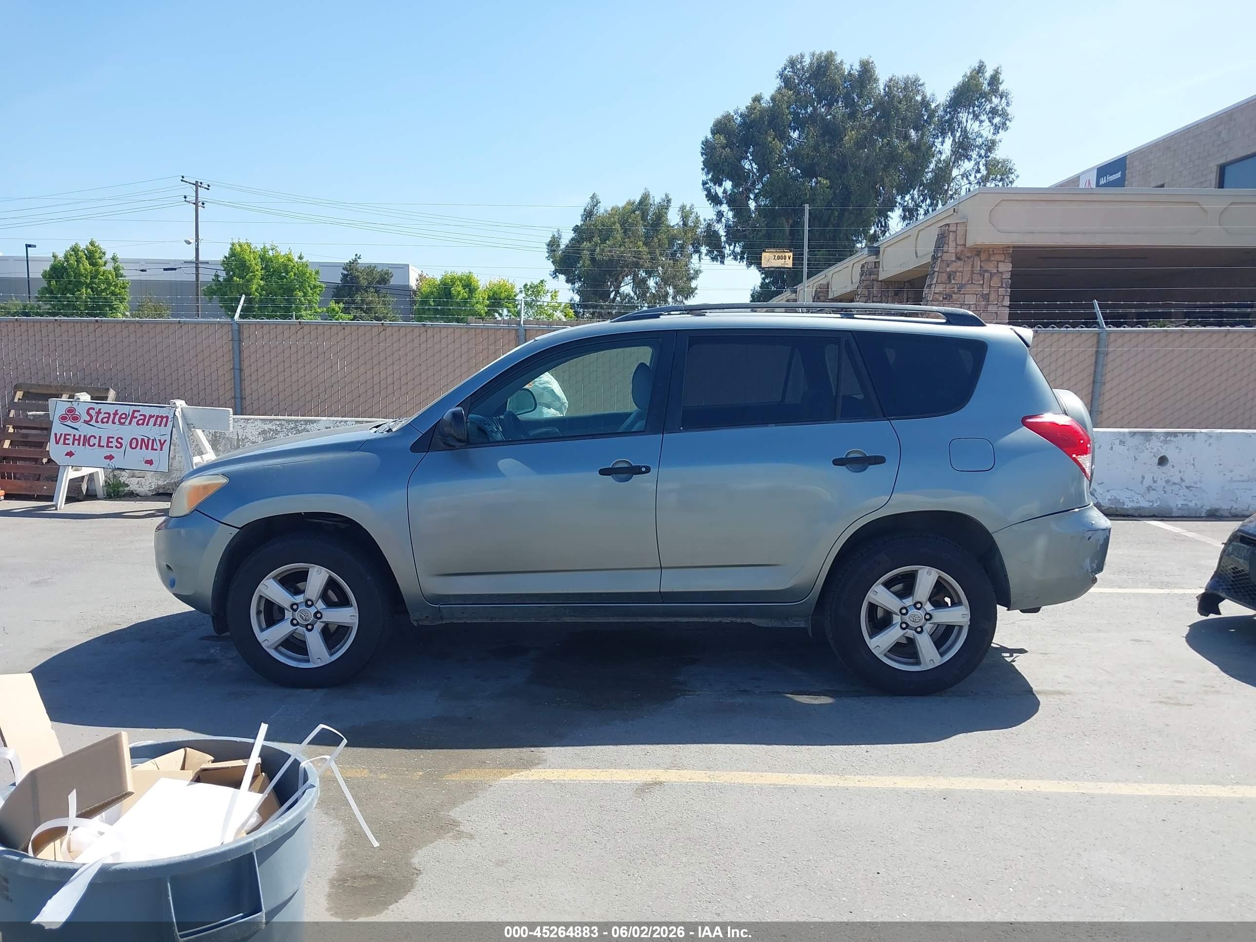 2007 Toyota Rav4   Gray vin: JTMBD33V176048314