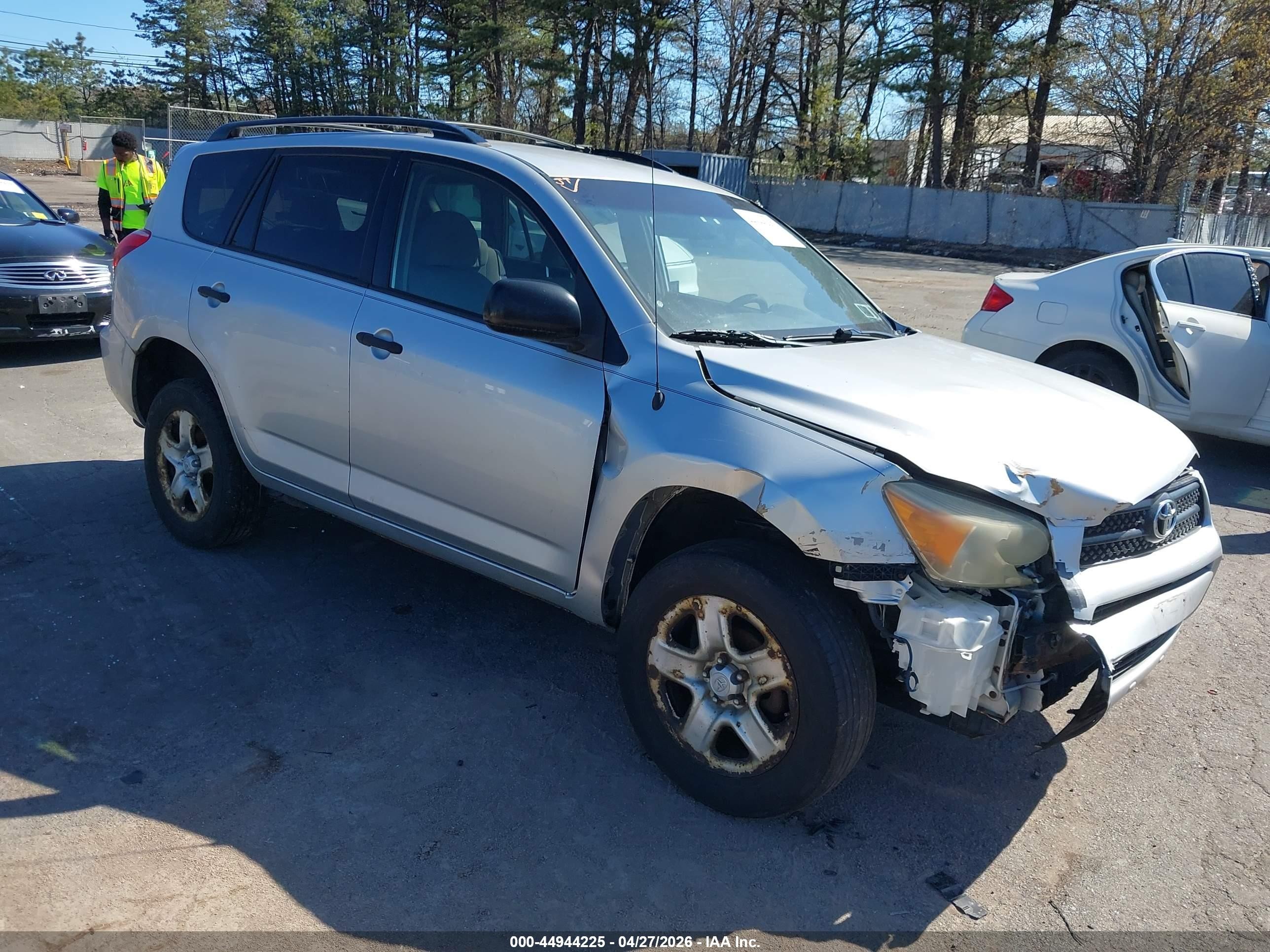 2008 Toyota Rav4 Silver vin: JTMBD33V185209428