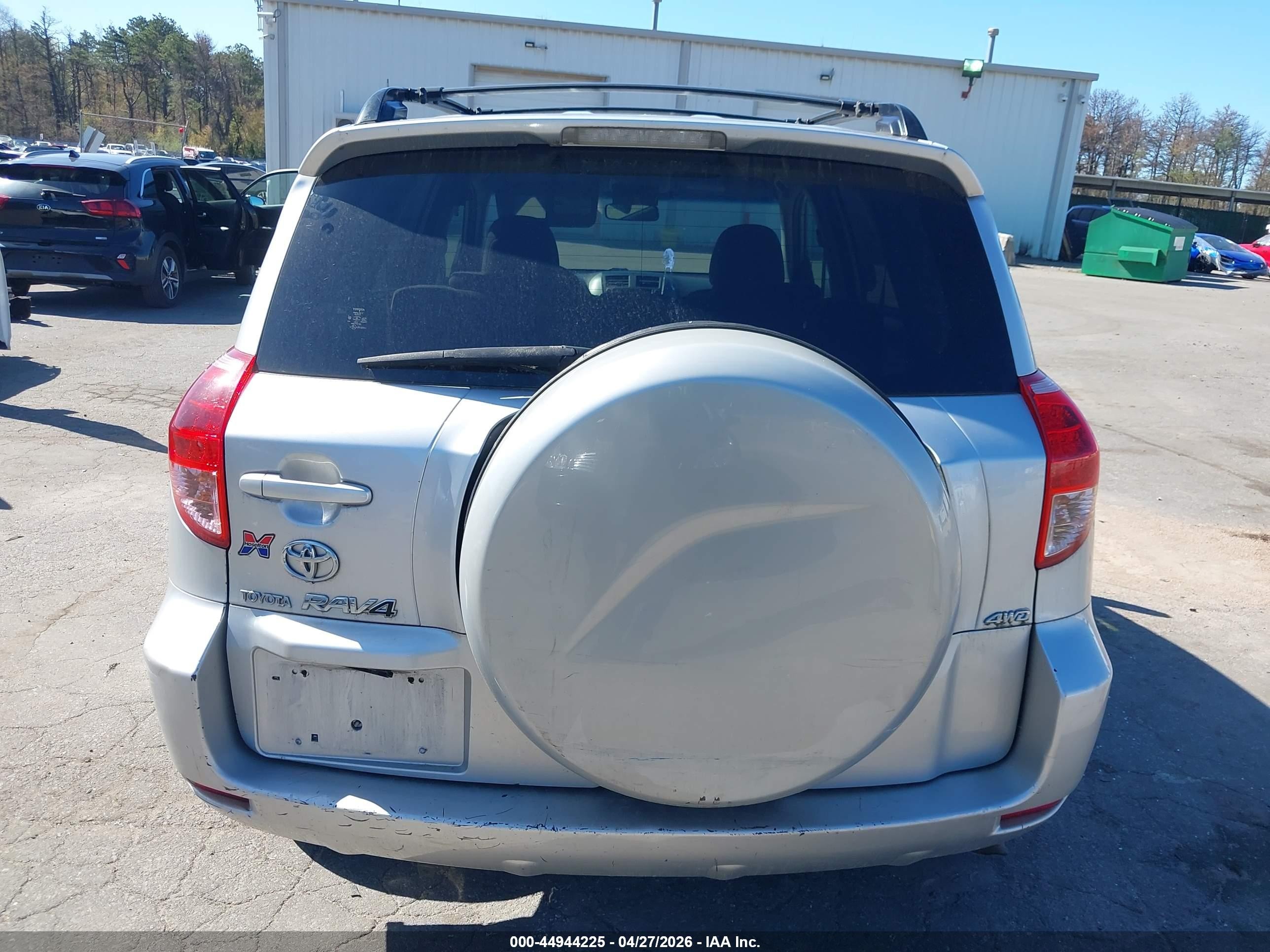 2008 Toyota Rav4 Silver vin: JTMBD33V185209428
