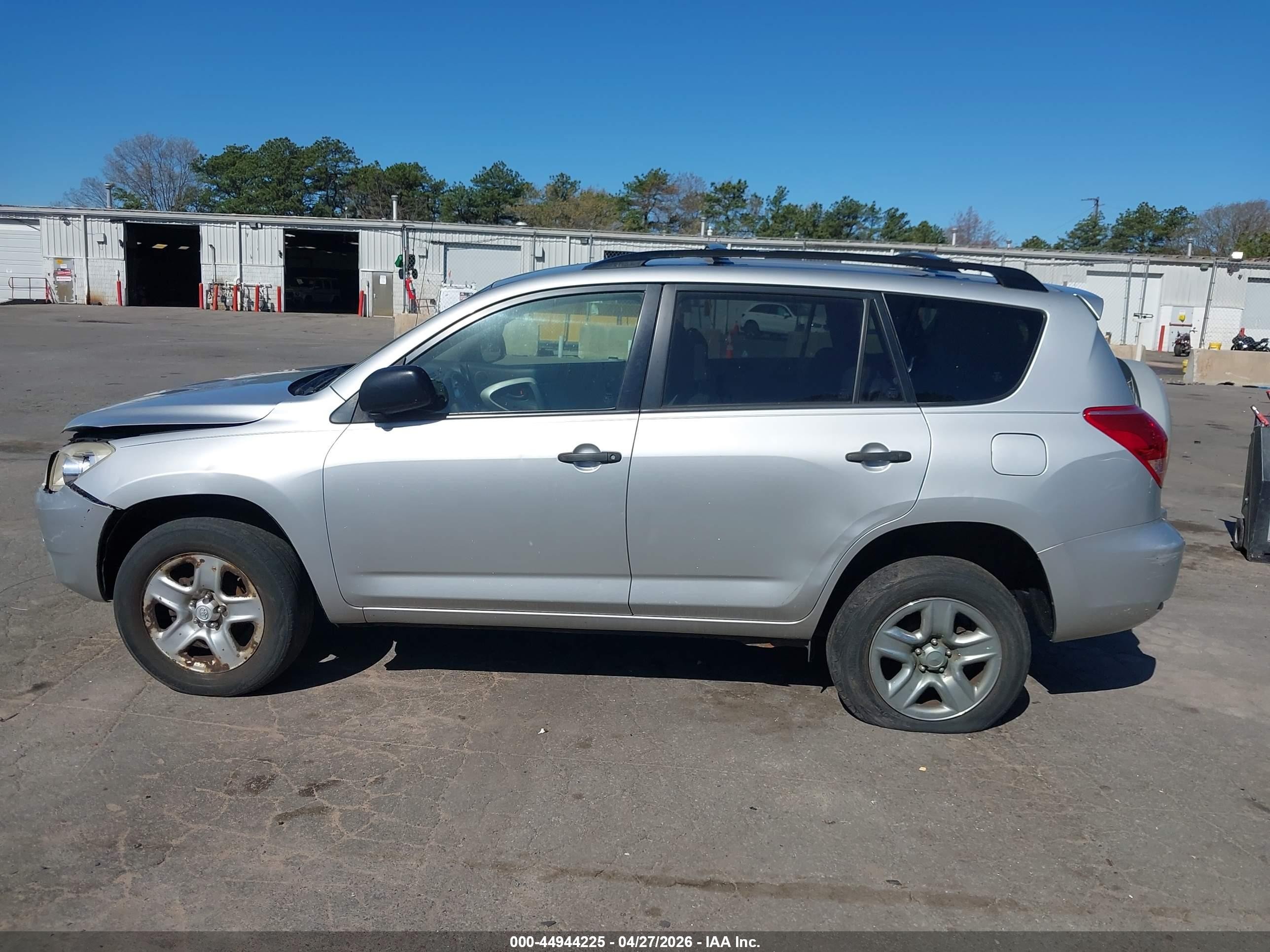 2008 Toyota Rav4 Silver vin: JTMBD33V185209428