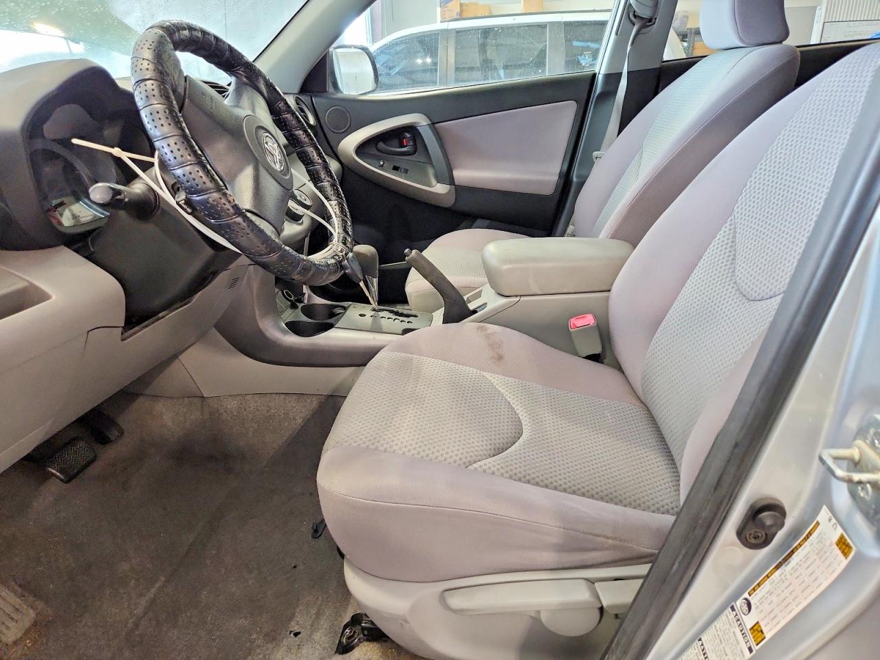 2006 Toyota Rav4 Base Gray vin: JTMBD33V265013284