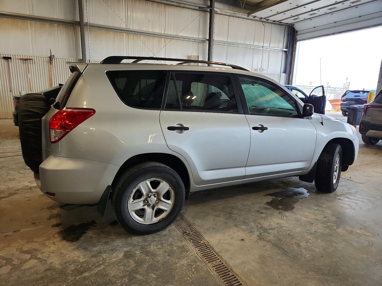 2006 Toyota Rav4 Base Gray vin: JTMBD33V265013284