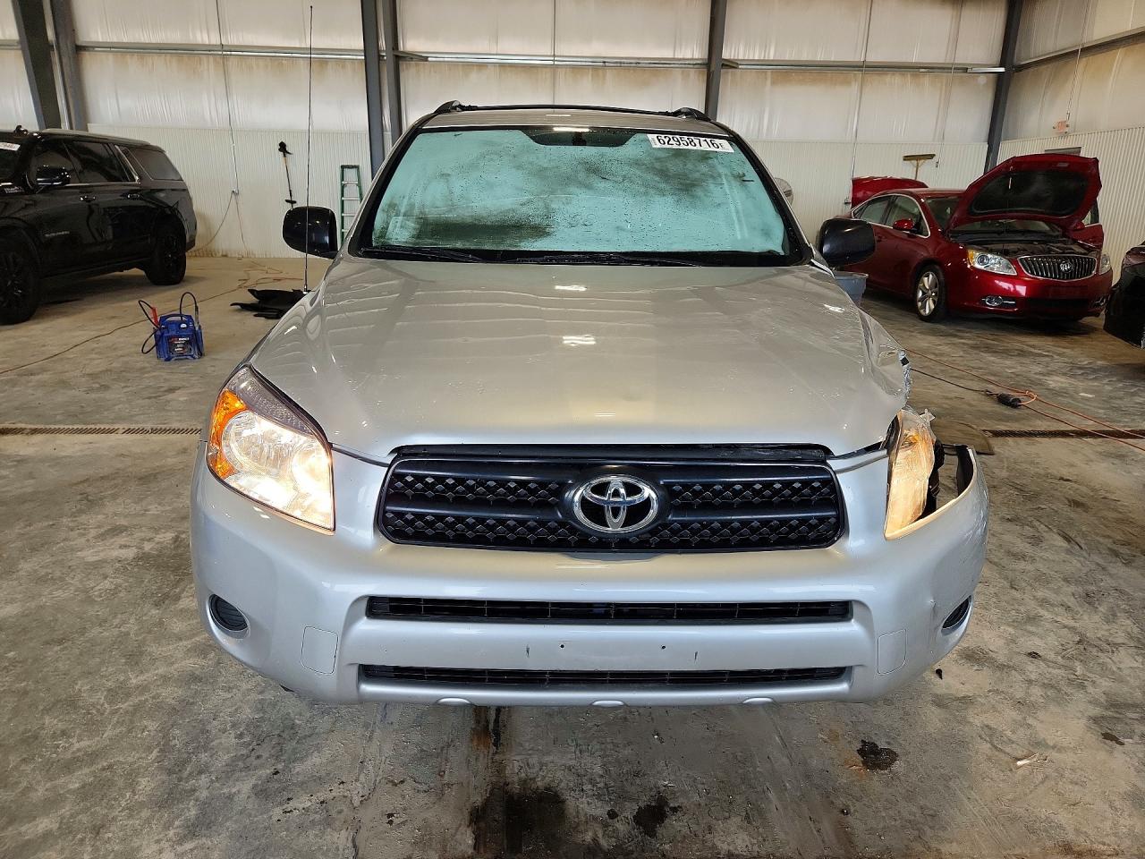 2006 Toyota Rav4 Base Gray vin: JTMBD33V265013284