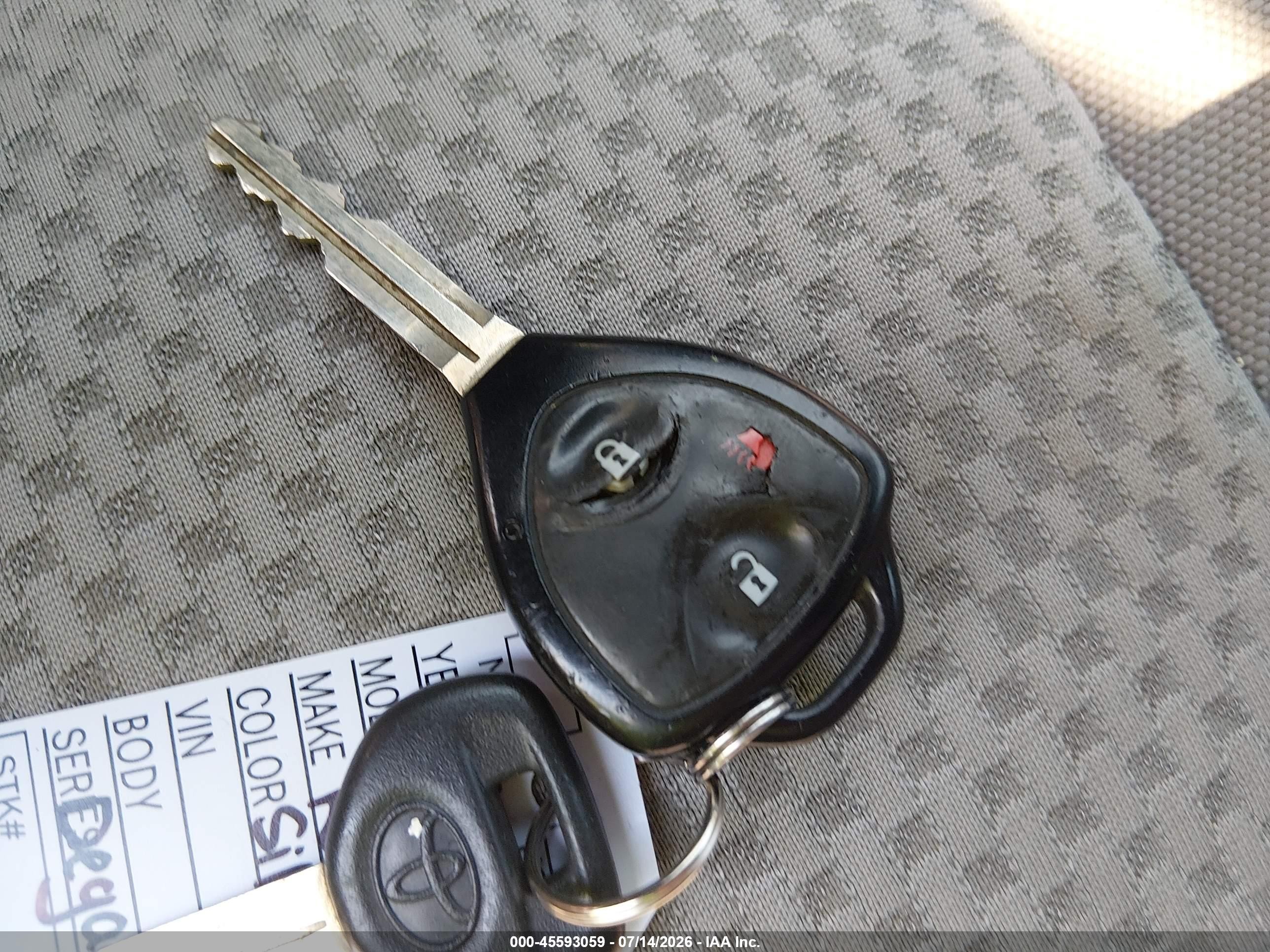 2006 Toyota Rav4   Silver vin: JTMBD33V266018379