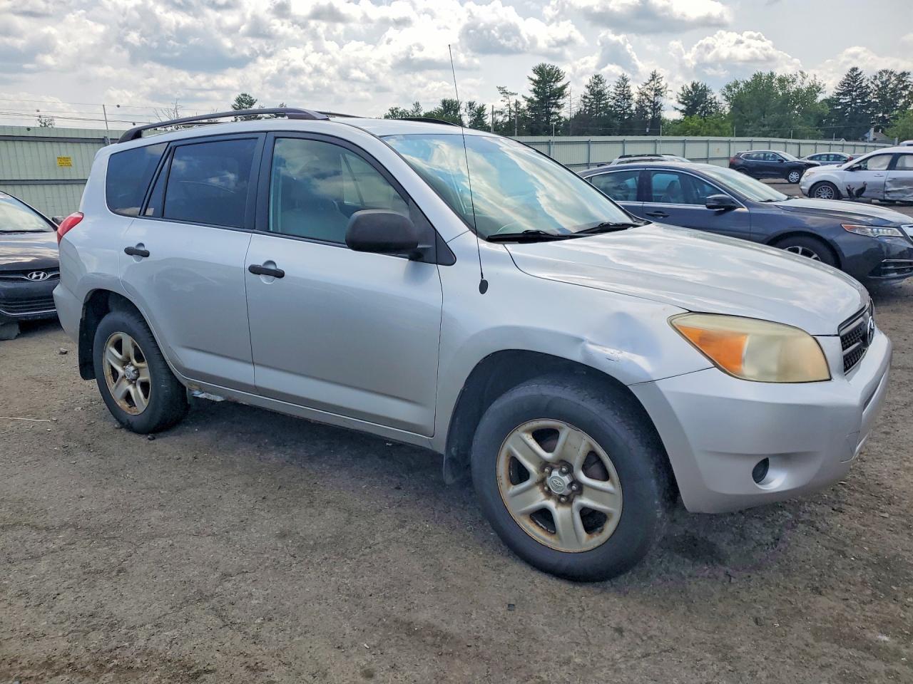2007 Toyota Rav4 Base Silver vin: JTMBD33V276033515