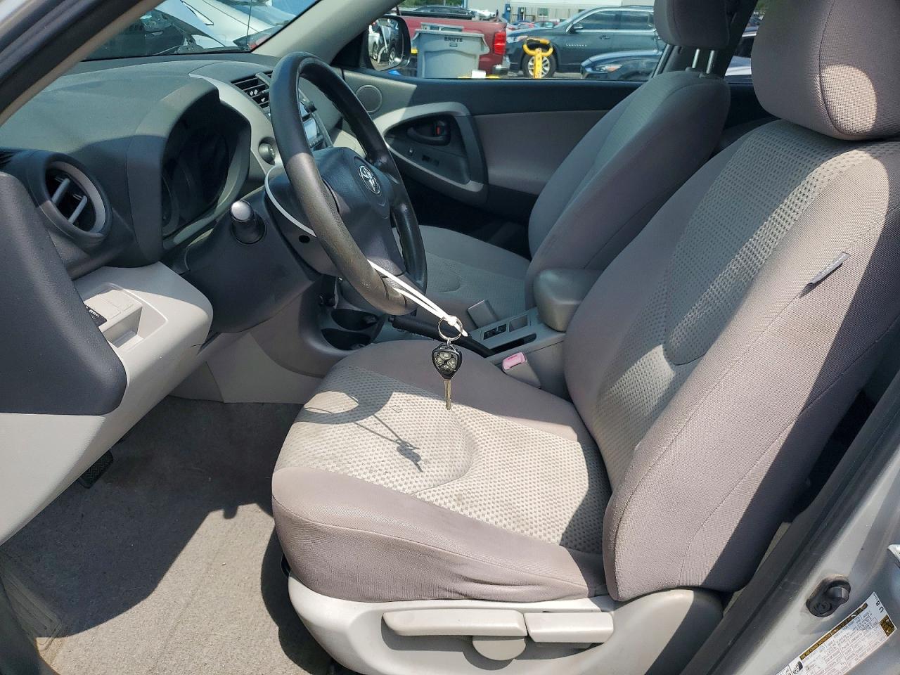 2007 Toyota Rav4 Base Silver vin: JTMBD33V276033515