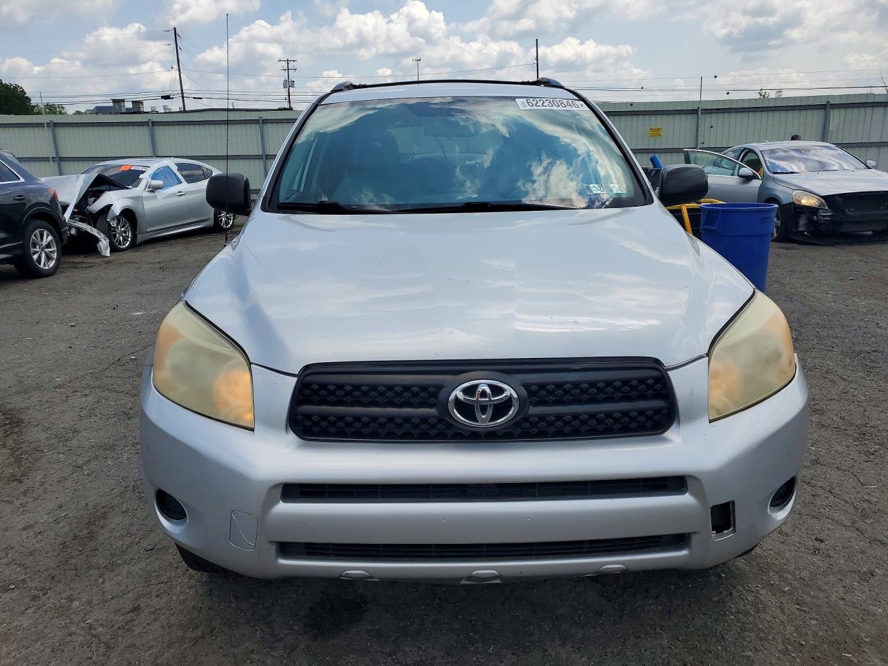 2007 Toyota Rav4 Base Silver vin: JTMBD33V276033515