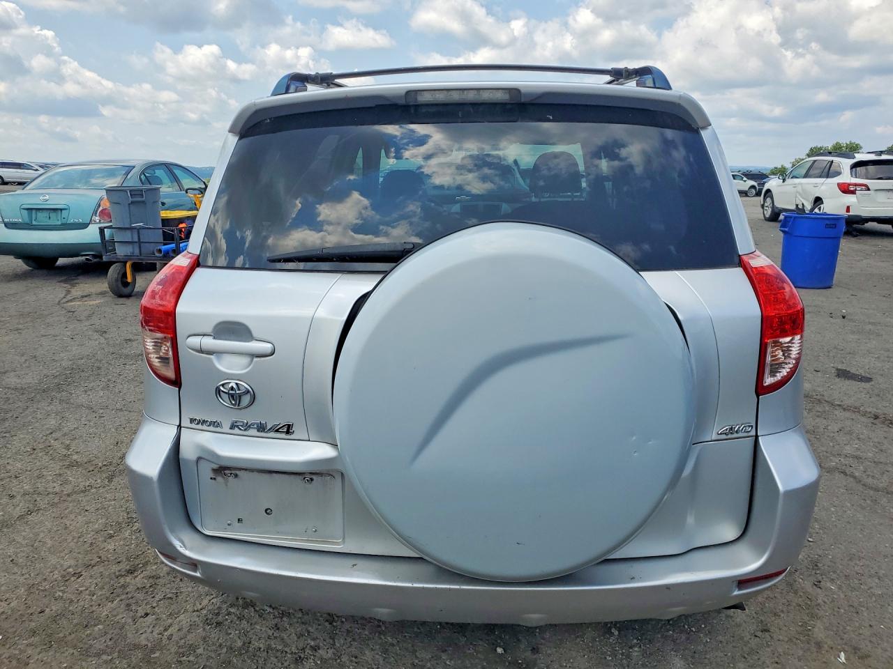 2007 Toyota Rav4 Base Silver vin: JTMBD33V276033515