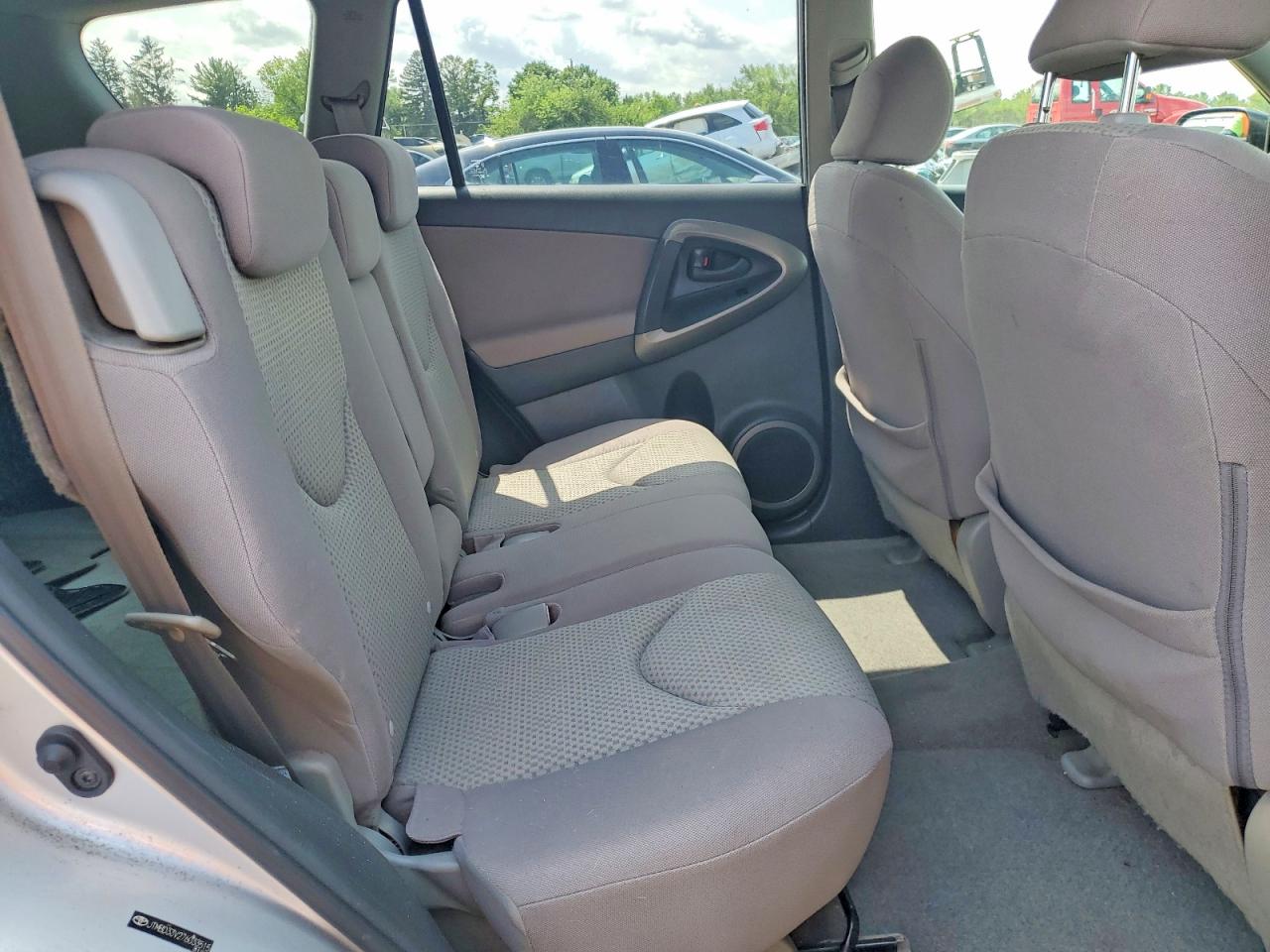 2007 Toyota Rav4 Base Silver vin: JTMBD33V276033515