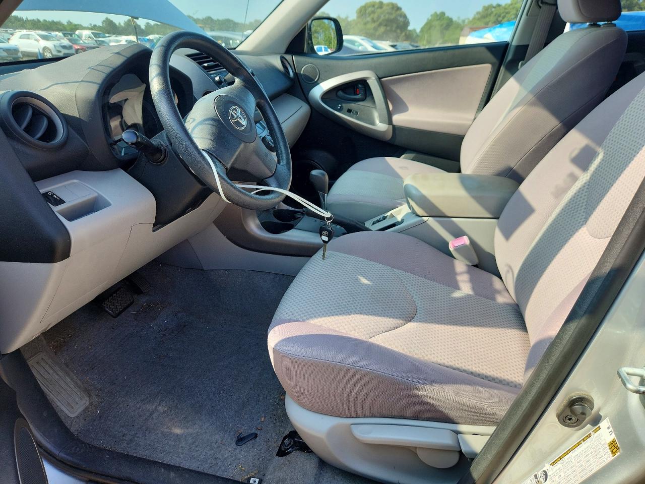 2008 Toyota Rav4 Base Серебряный vin: JTMBD33V286080061