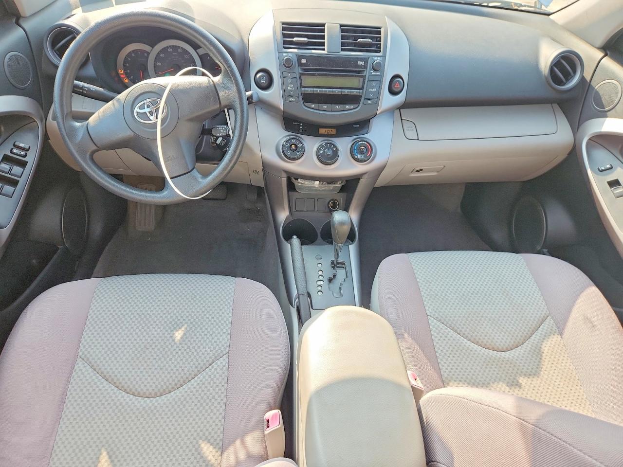 2008 Toyota Rav4 Base Серебряный vin: JTMBD33V286080061