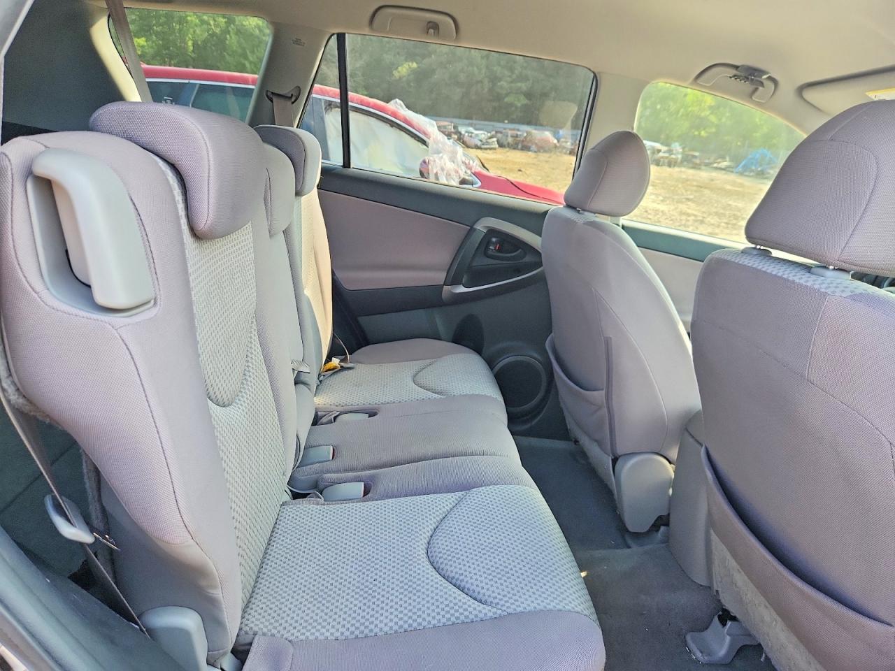 2008 Toyota Rav4 Base Серебряный vin: JTMBD33V286080061
