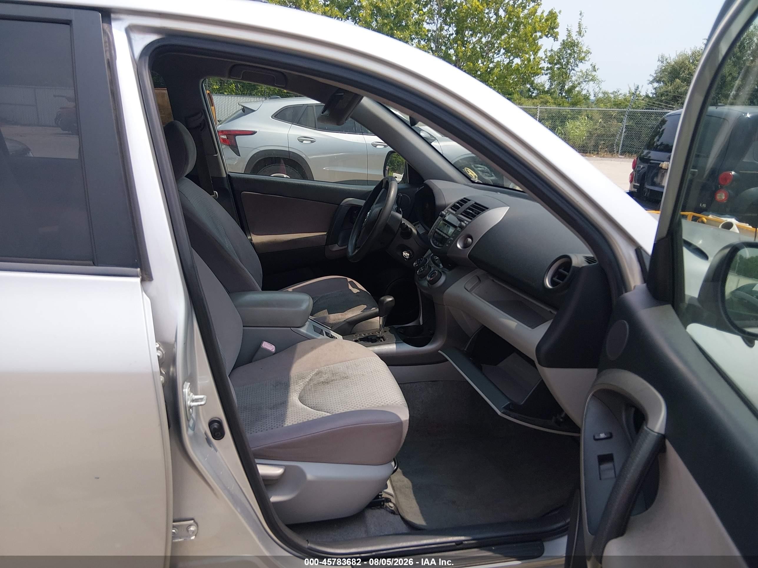 2006 Toyota Rav4   Gray vin: JTMBD33V365048416