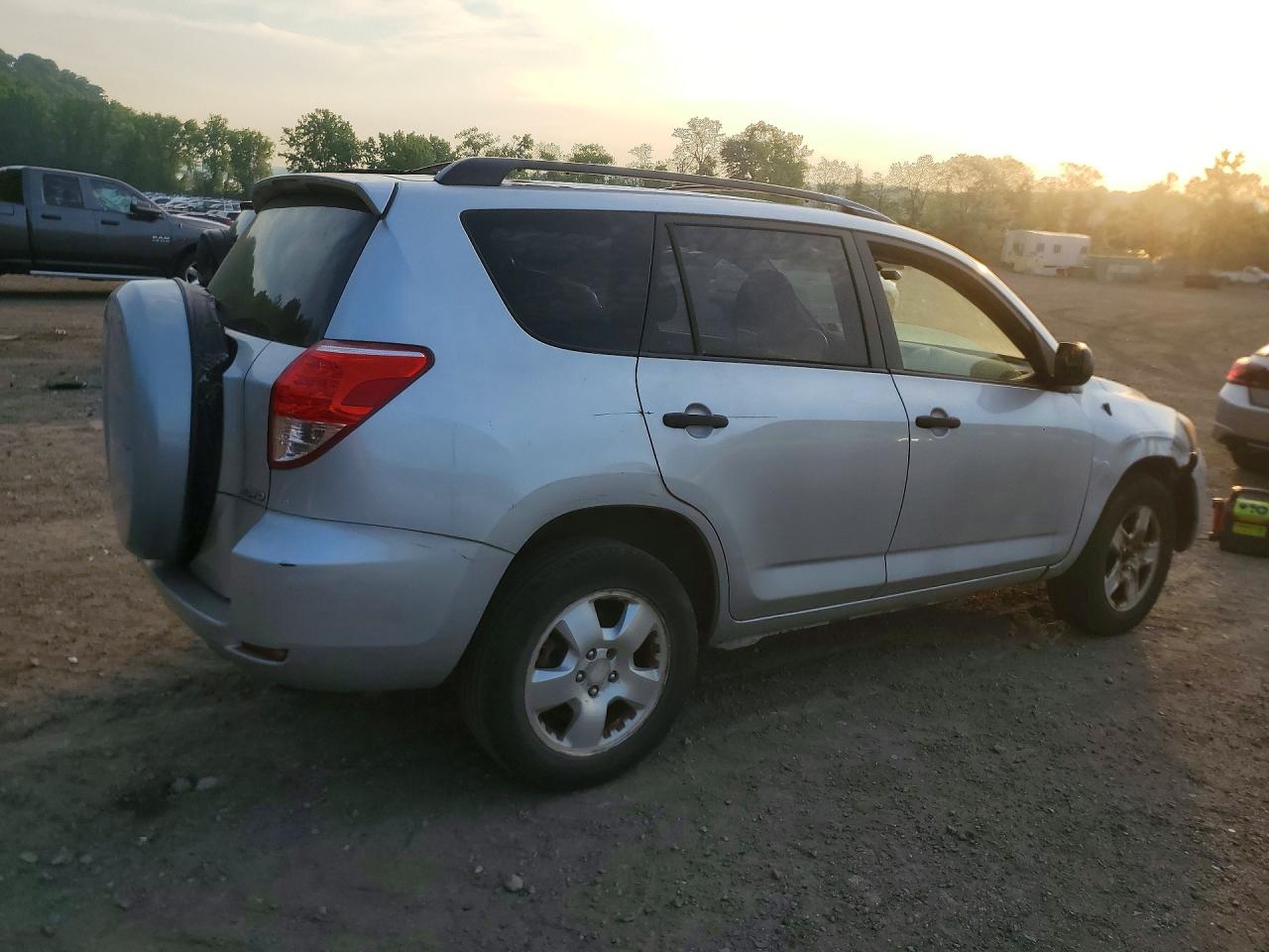 2006 Toyota Rav4 Base Silver vin: JTMBD33V366014115