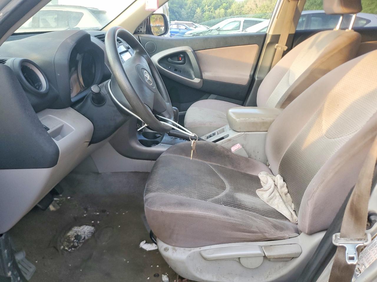 2006 Toyota Rav4 Base Silver vin: JTMBD33V366014115