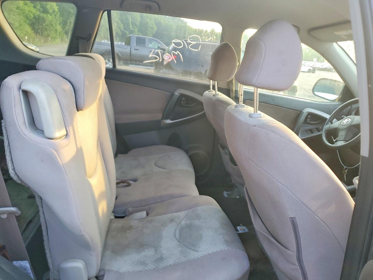 2006 Toyota Rav4 Base Silver vin: JTMBD33V366014115