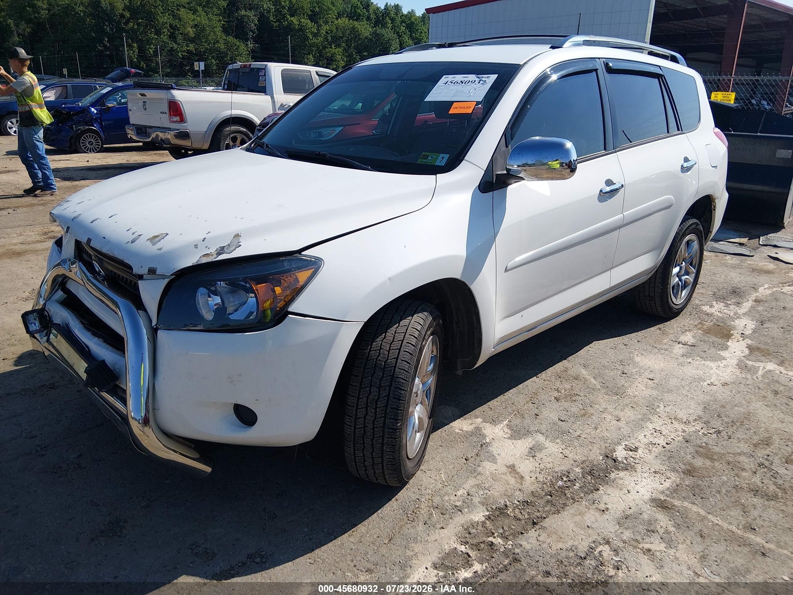 2007 Toyota Rav4 White vin: JTMBD33V375075438
