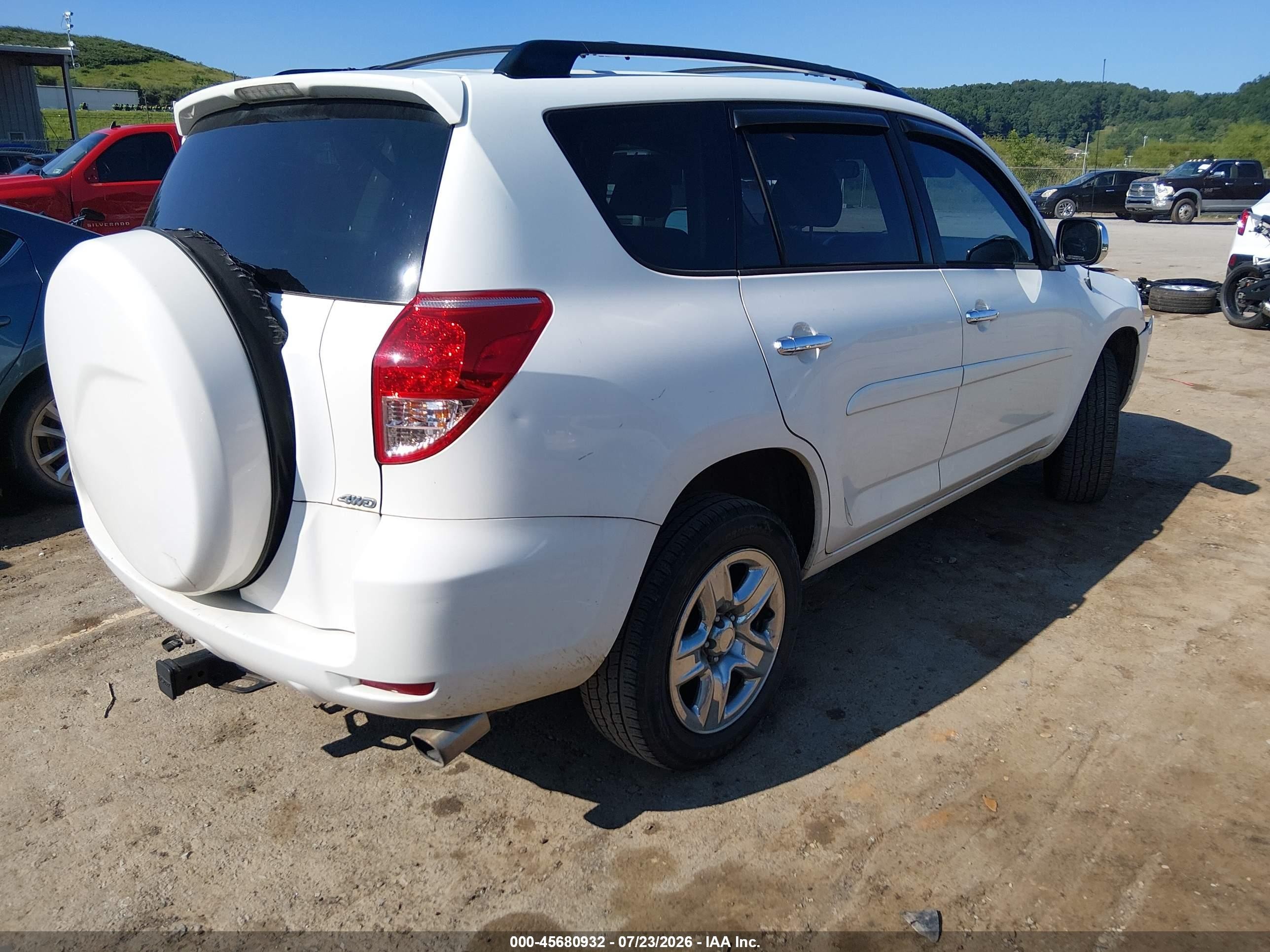 2007 Toyota Rav4 White vin: JTMBD33V375075438