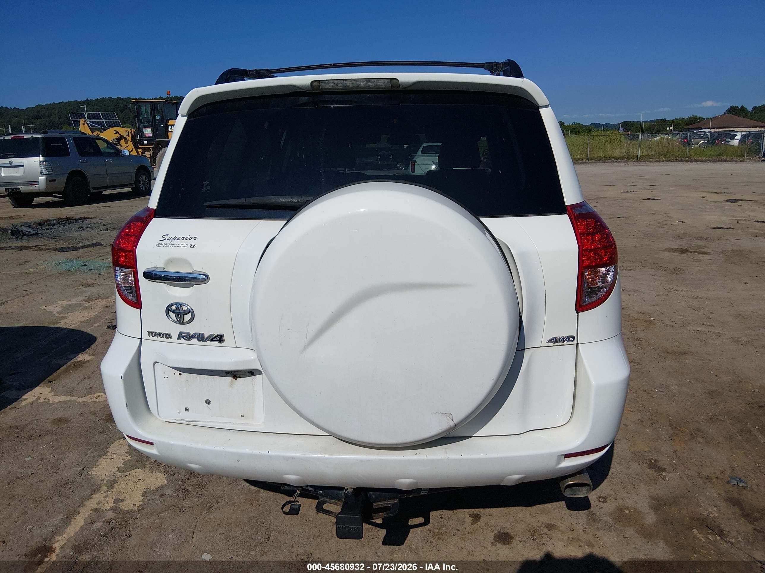 2007 Toyota Rav4 White vin: JTMBD33V375075438