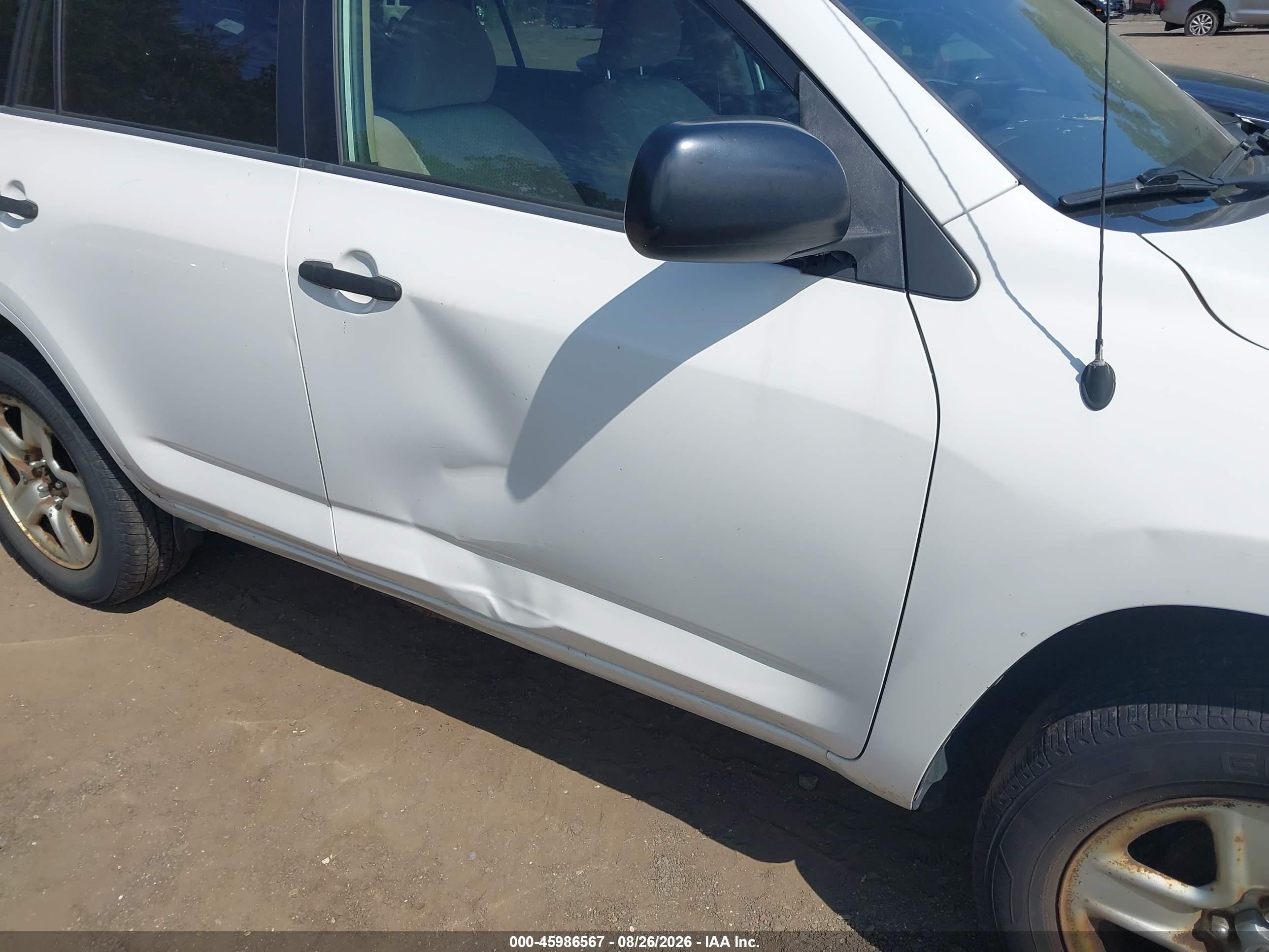 2007 Toyota Rav4   White vin: JTMBD33V376038089