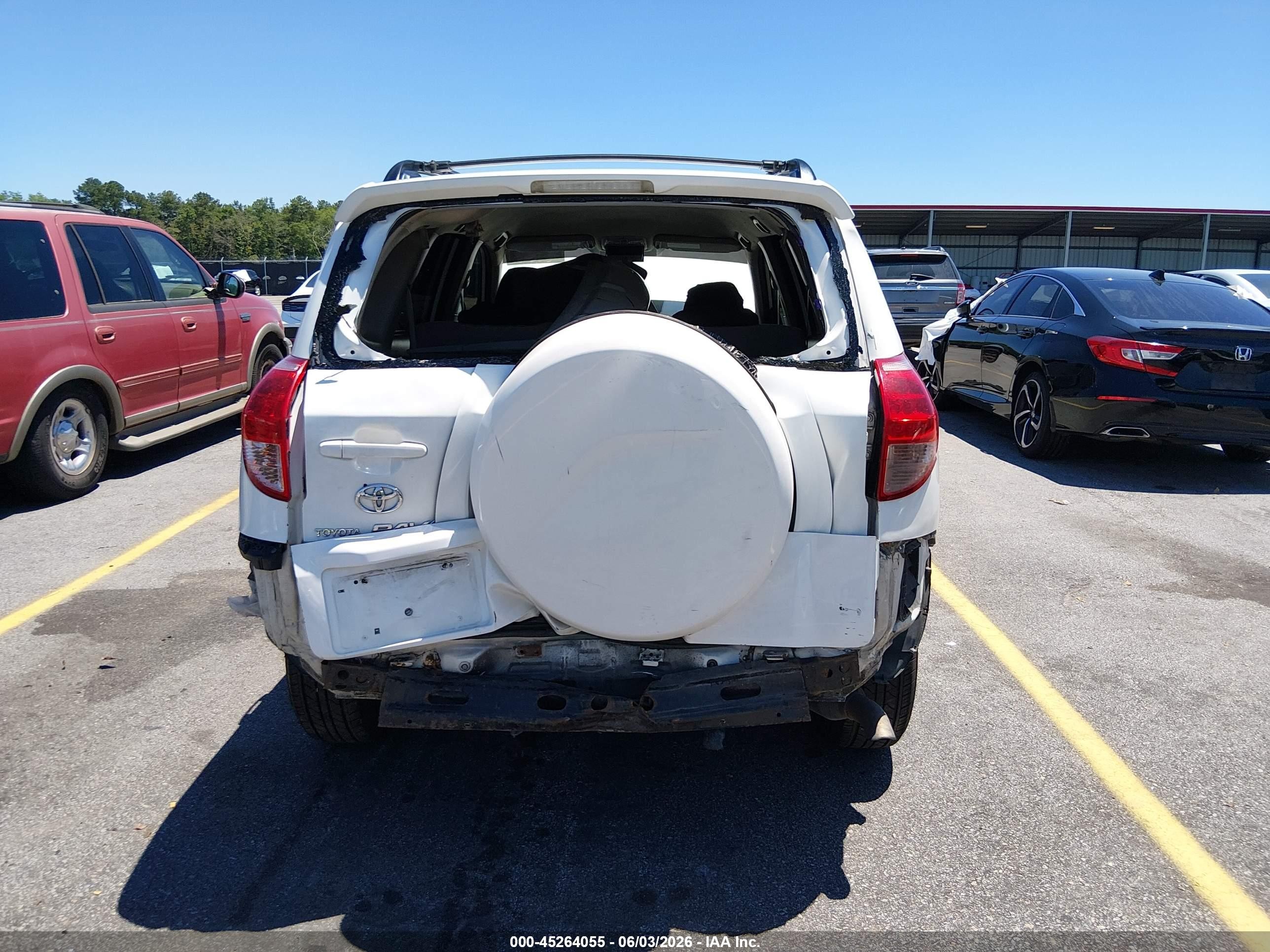 2008 Toyota Rav4   Белый vin: JTMBD33V385186654