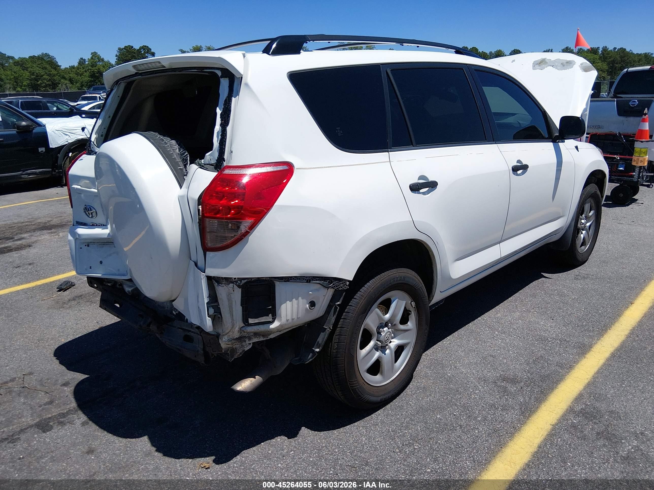 2008 Toyota Rav4   Белый vin: JTMBD33V385186654