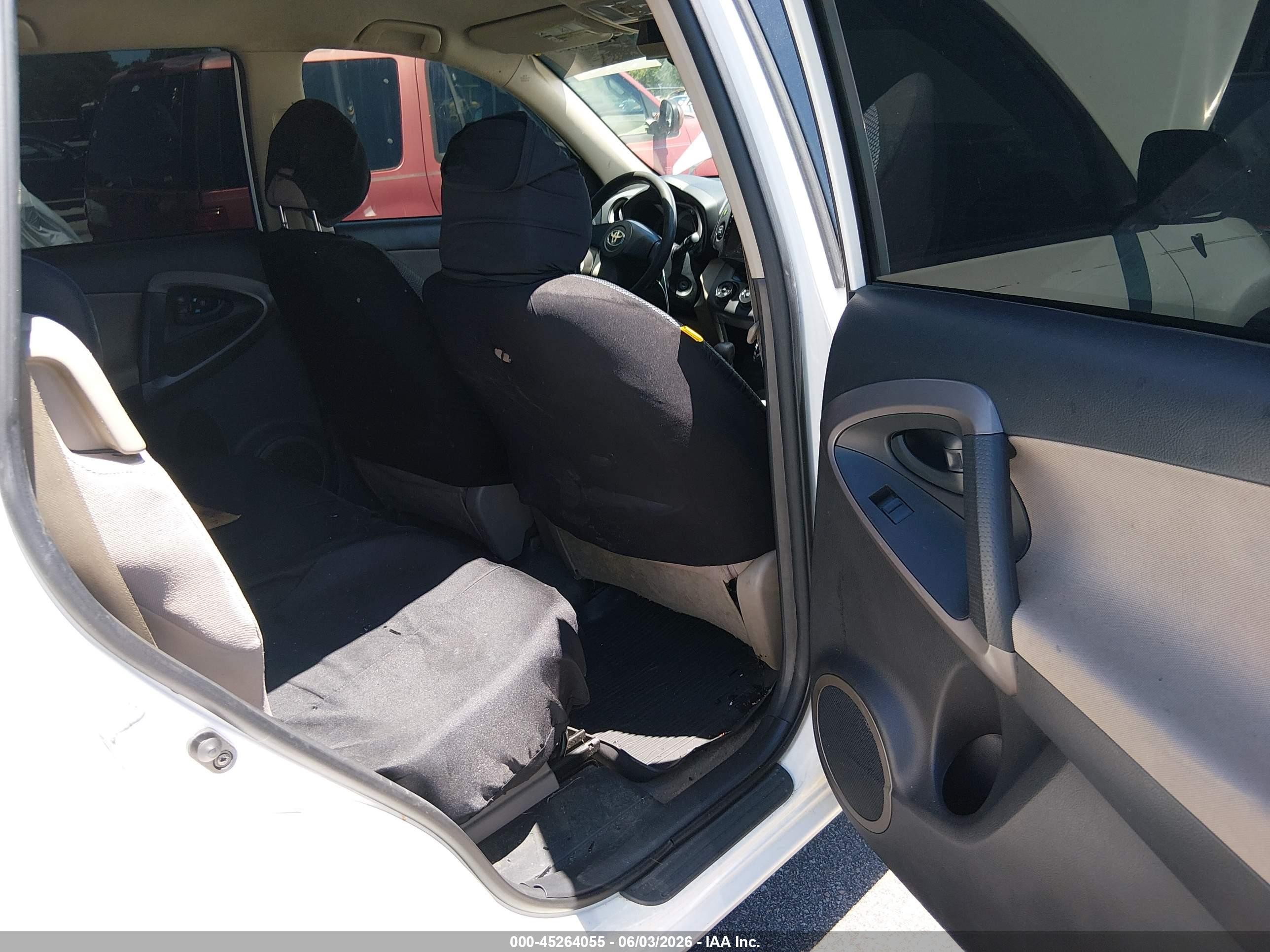 2008 Toyota Rav4   Белый vin: JTMBD33V385186654