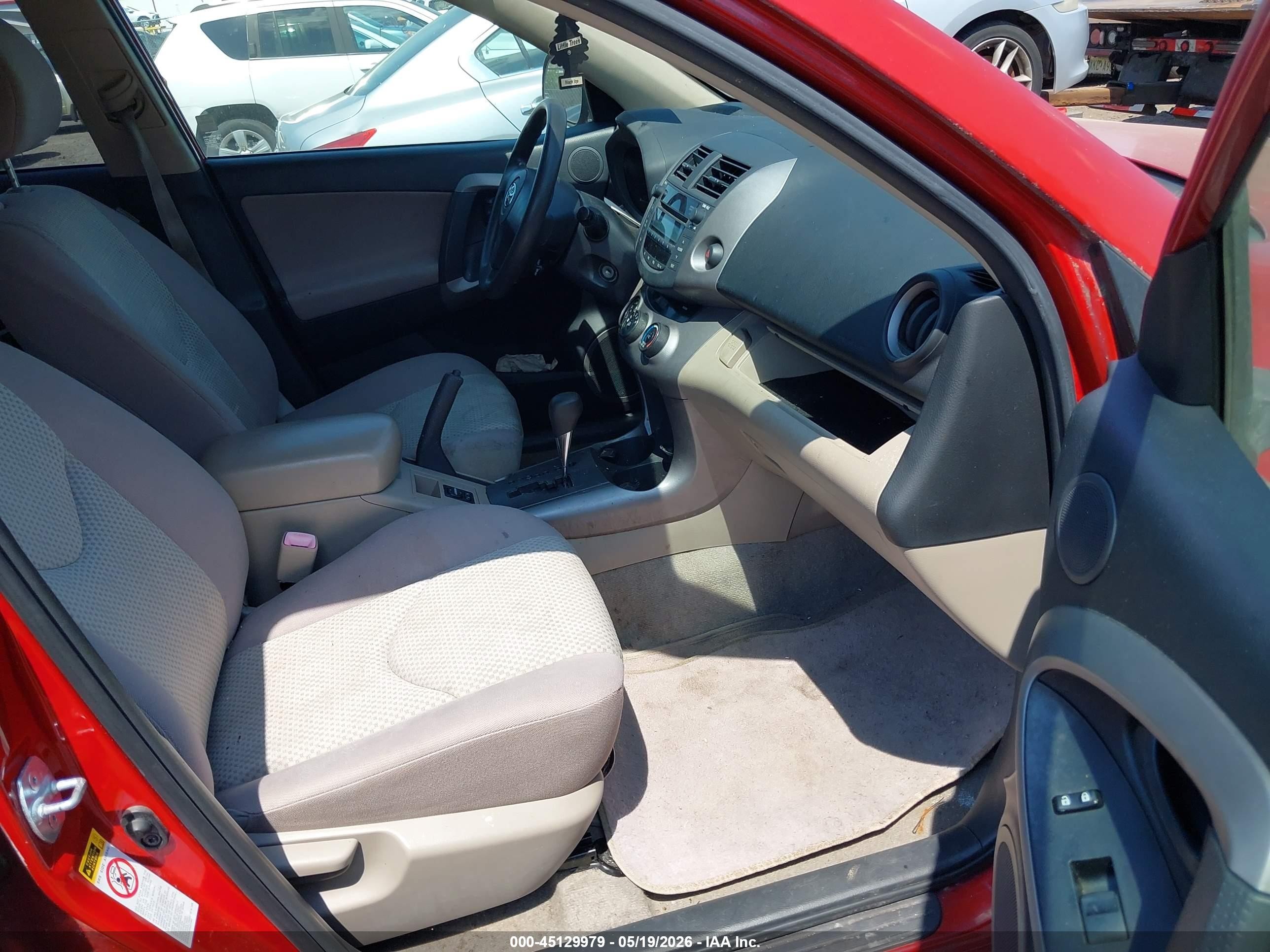 2008 Toyota Rav4   Red vin: JTMBD33V385205283