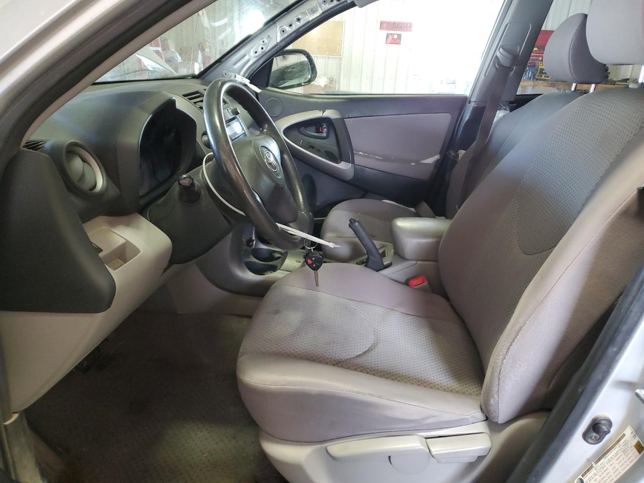 2008 Toyota Rav4 Base Silver vin: JTMBD33V386065648