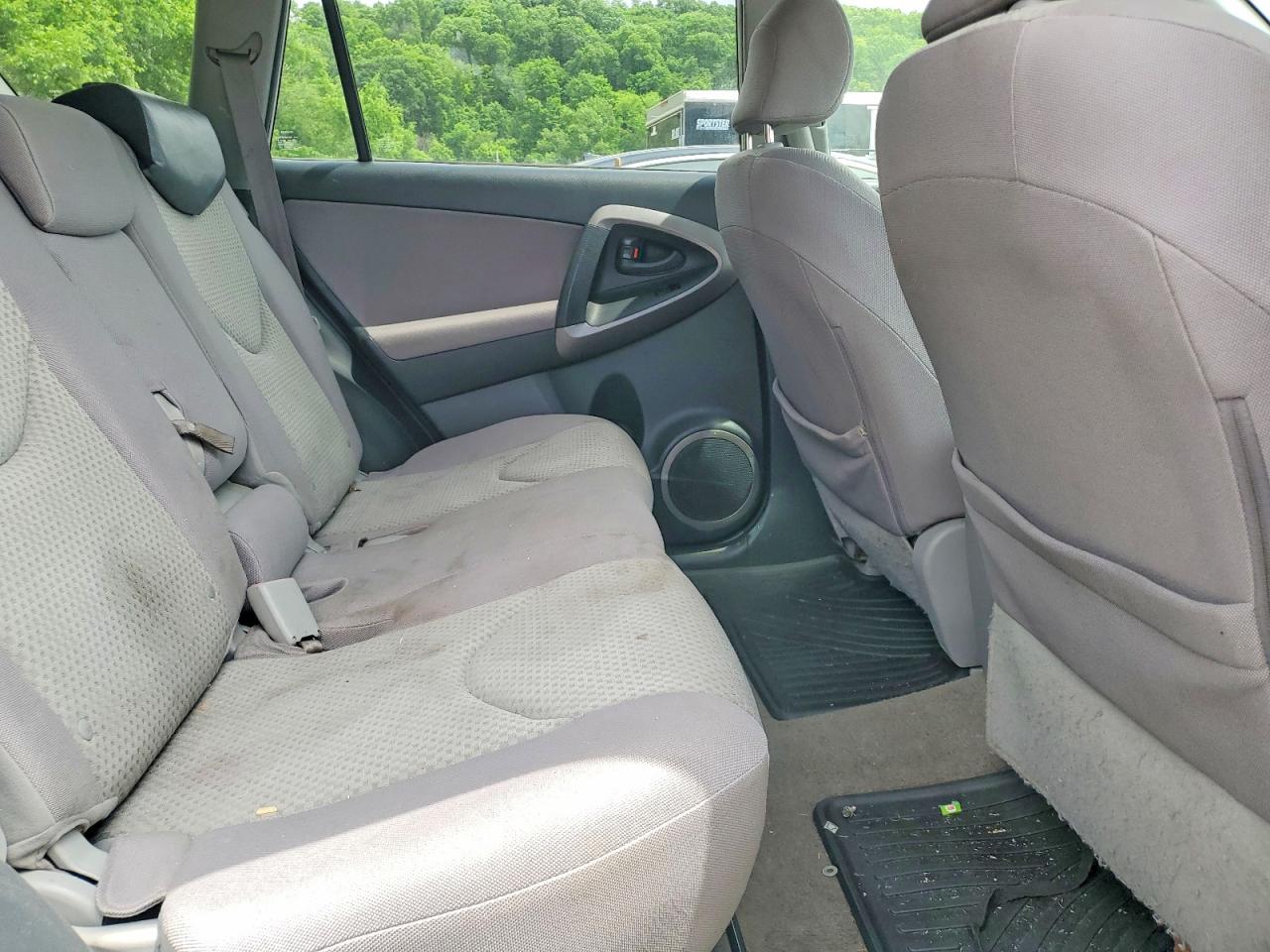 2008 Toyota Rav4 Base Silver vin: JTMBD33V386069327