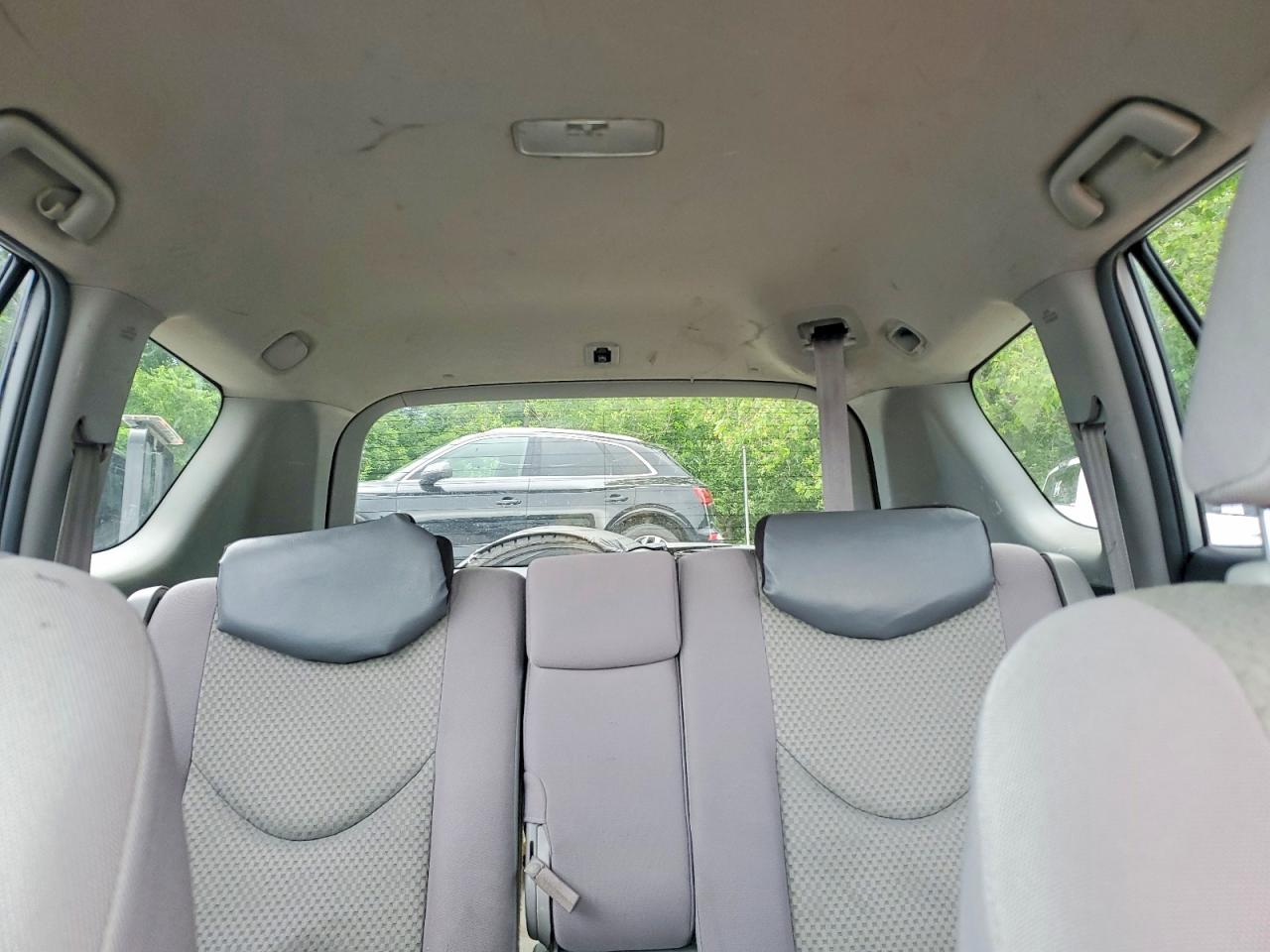 2008 Toyota Rav4 Base Silver vin: JTMBD33V386069327