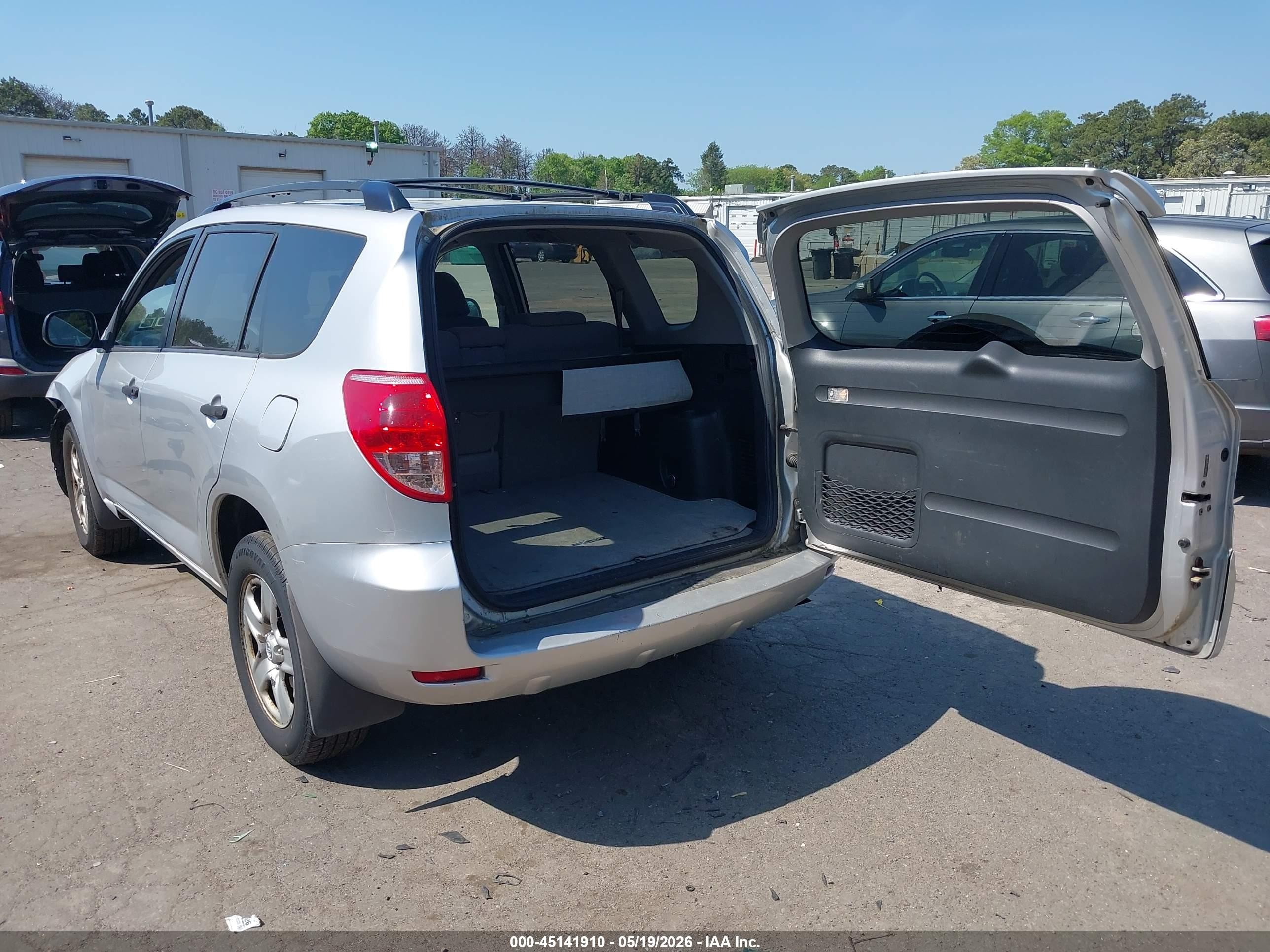 2008 Toyota Rav4 Silver vin: JTMBD33V386081025