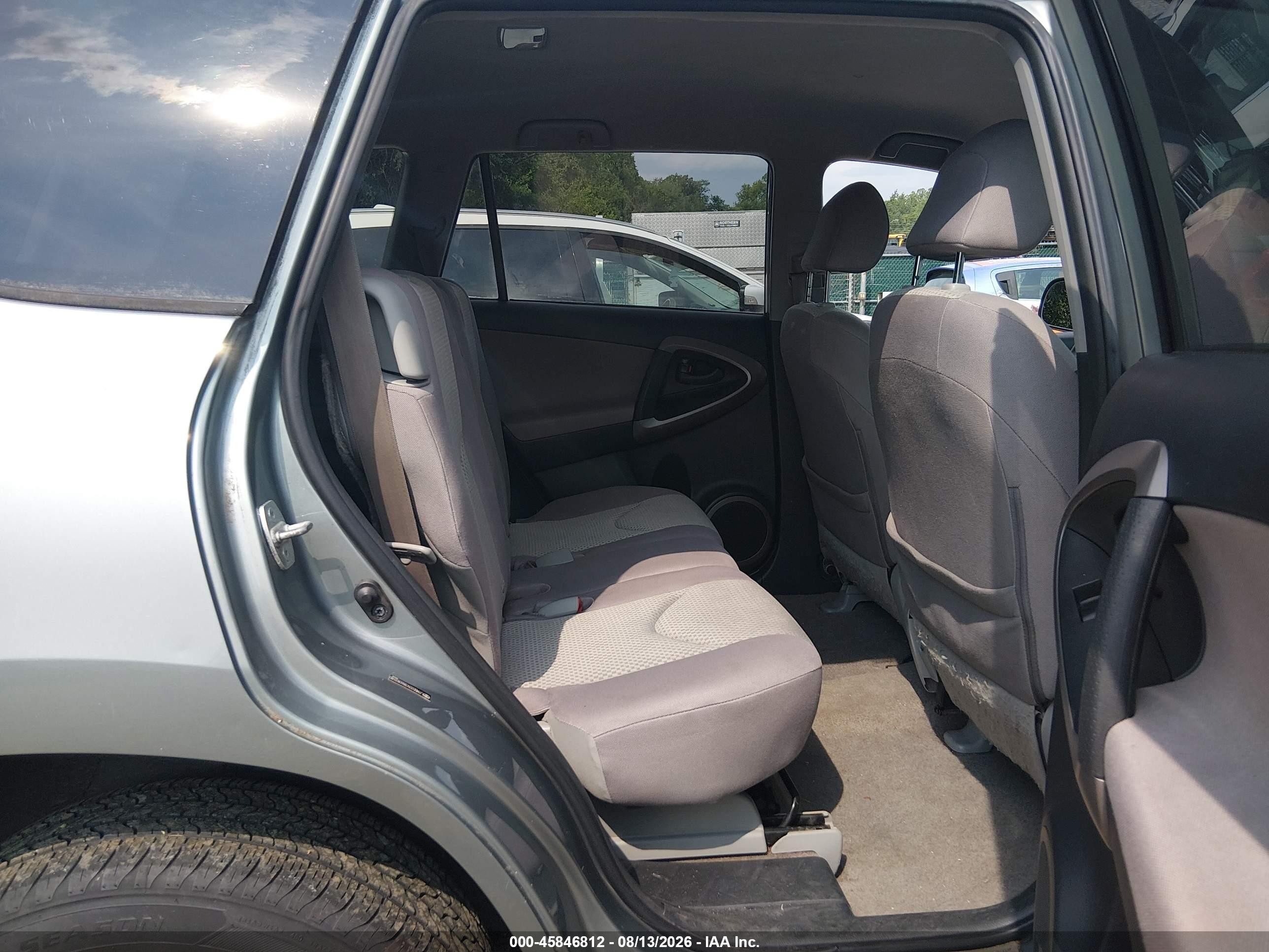 2008 Toyota Rav4   Silver vin: JTMBD33V386083180