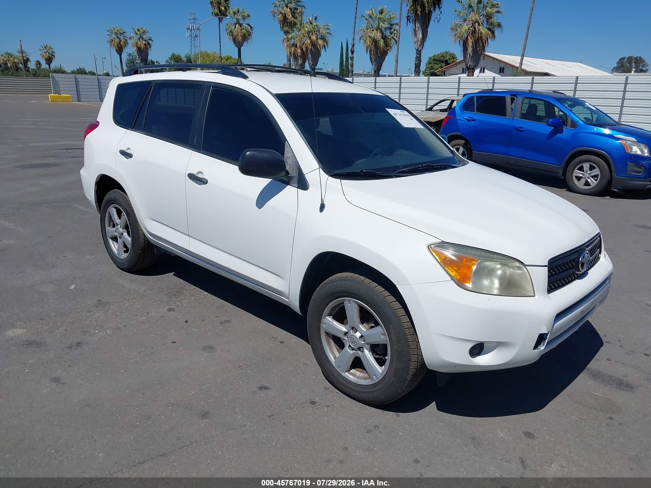 2006 Toyota Rav4   White vin: JTMBD33V465021127